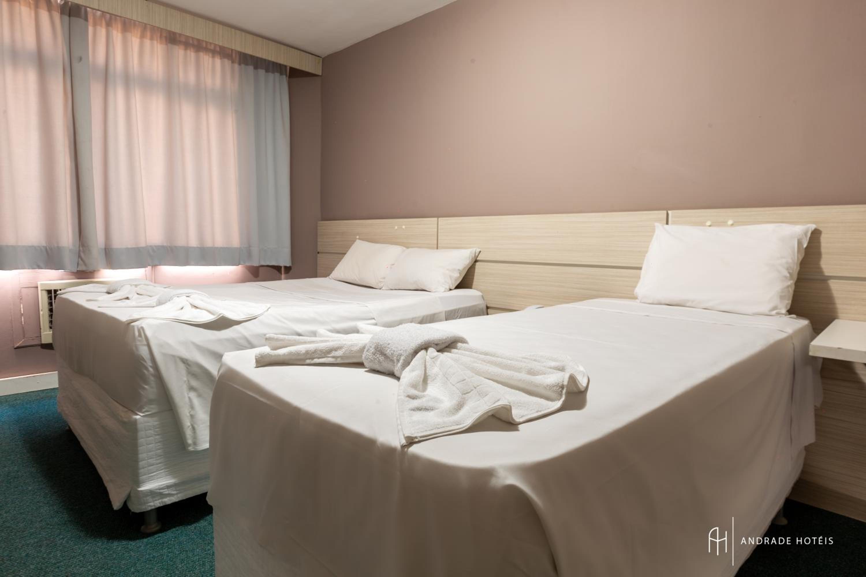 Standard Twin Room - Photo 4