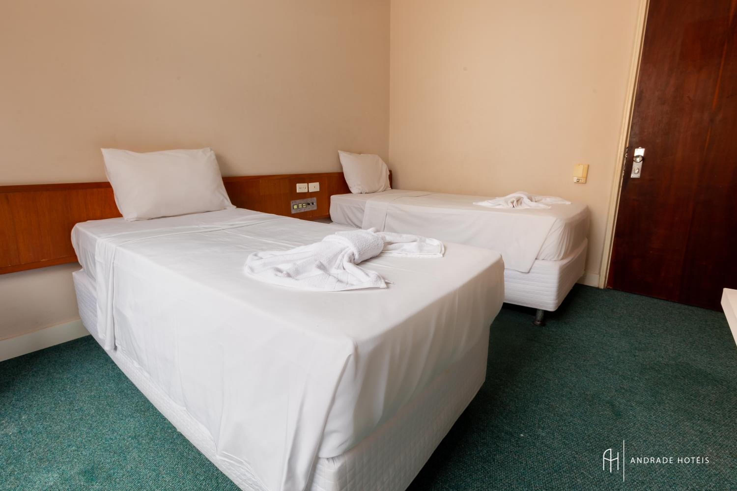 Standard Twin Room - Photo 1