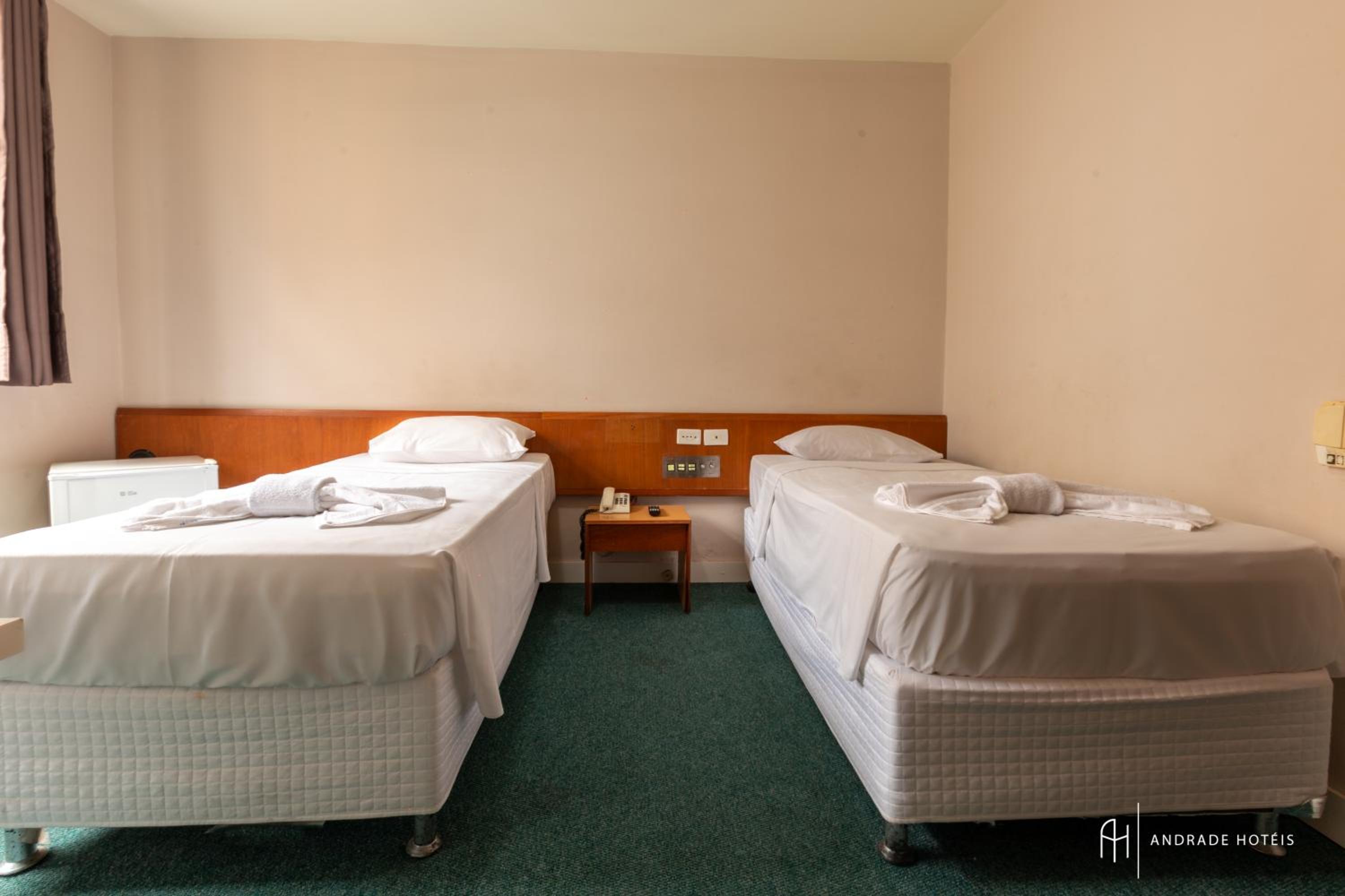 Standard Twin Room - Photo 2