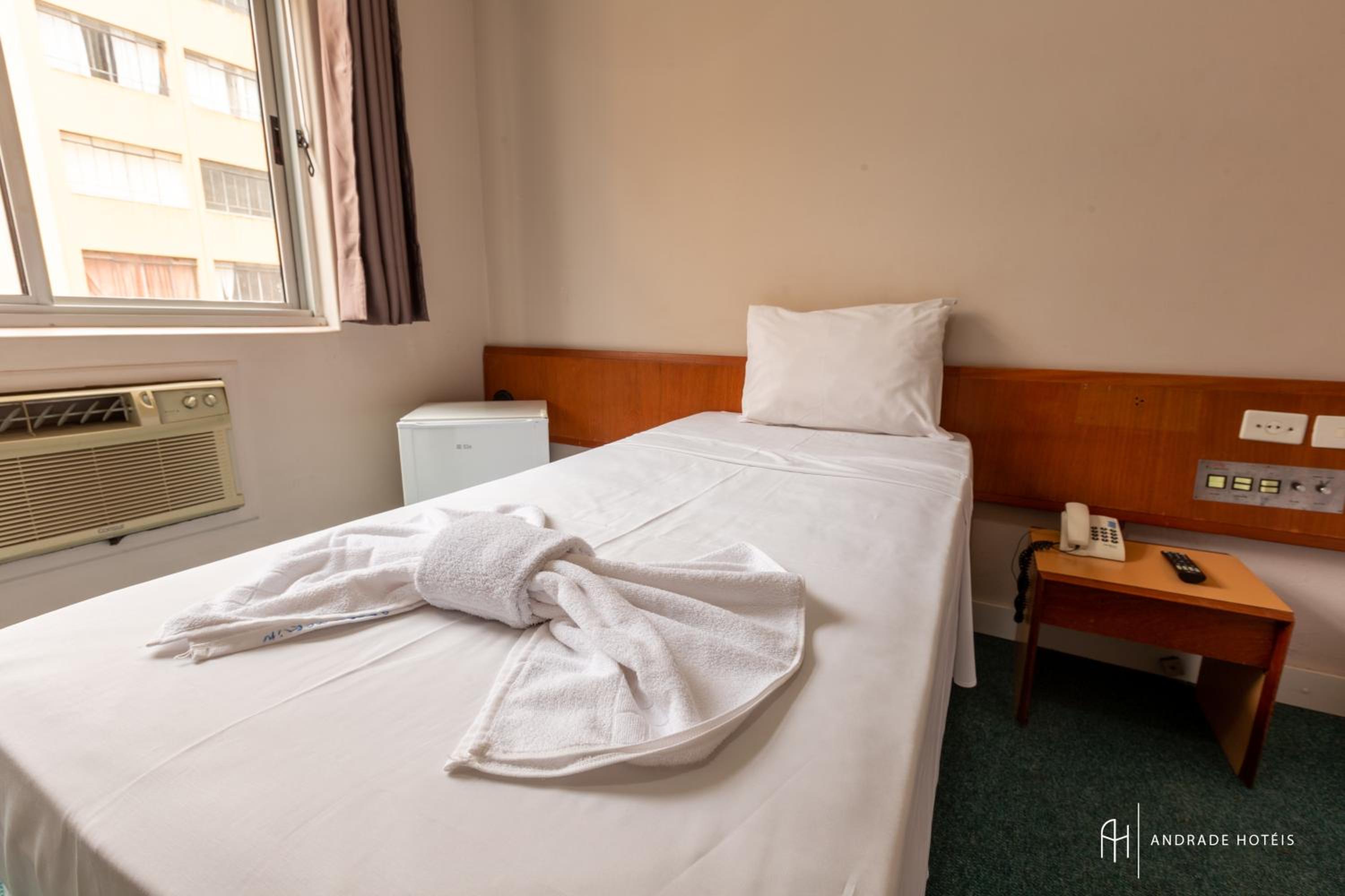 Standard Triple Room with Three Single Beds - Photo 8