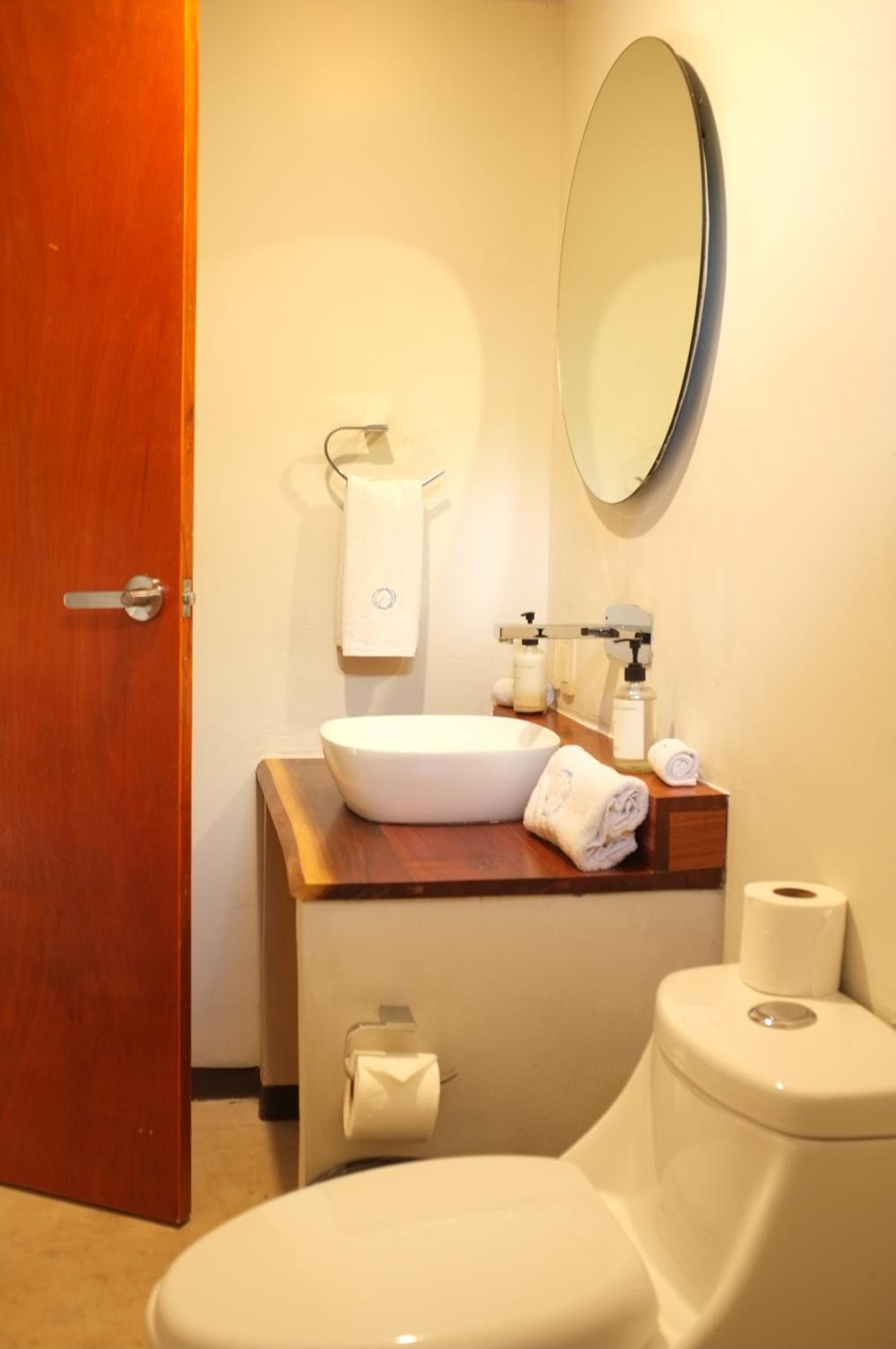 One-Bedroom Cottage - Photo 2