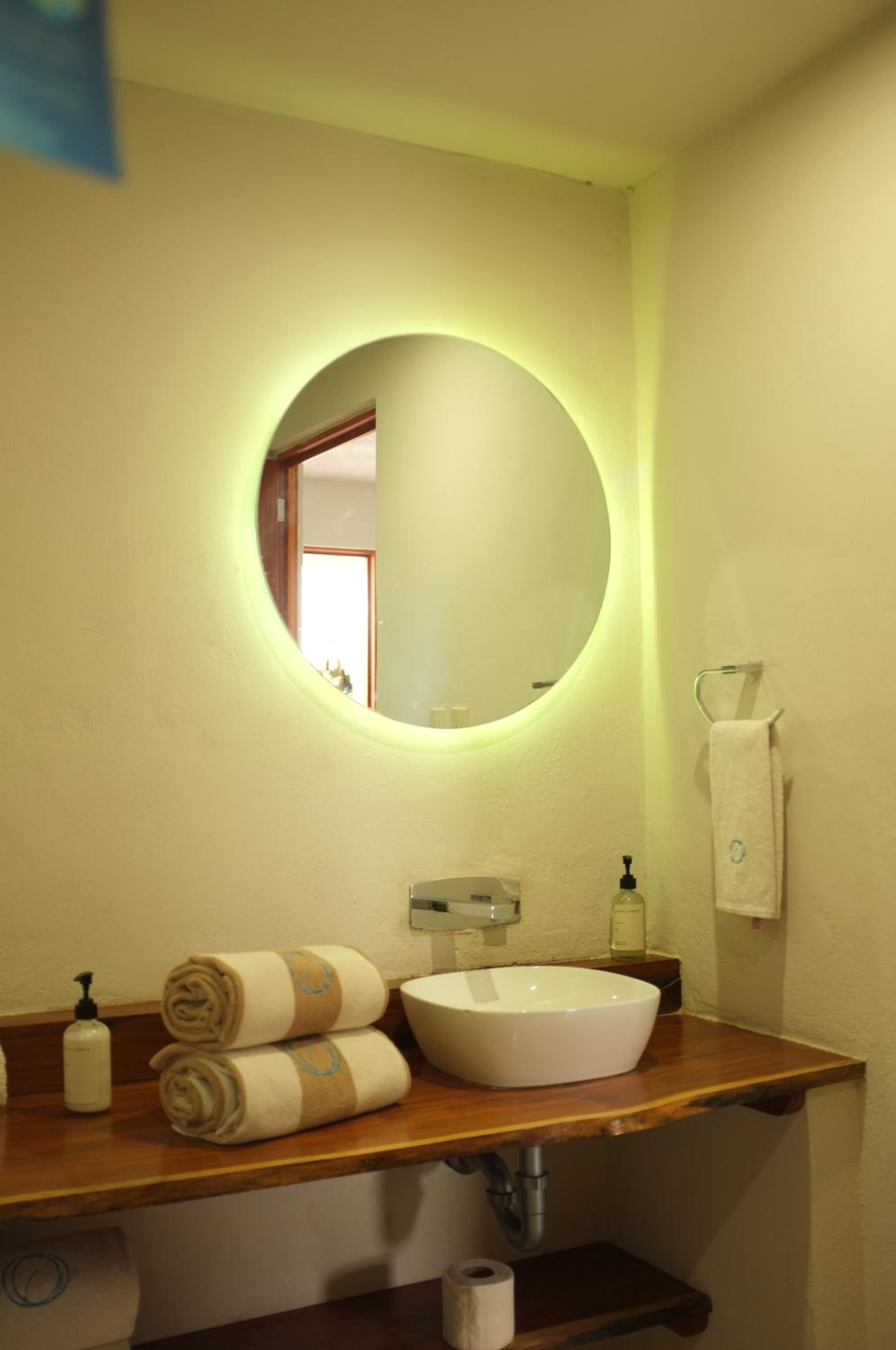 Deluxe Room - Photo 7