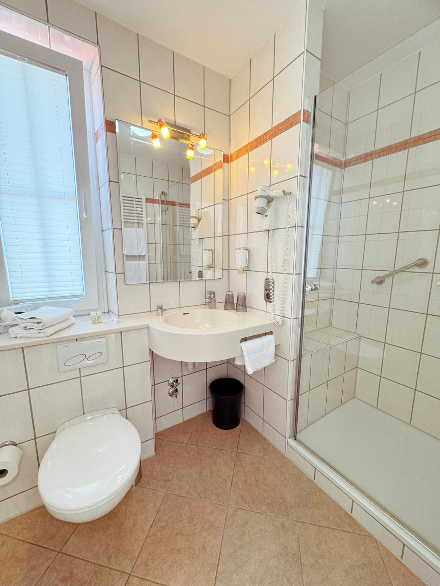 Double Room - Photo 14
