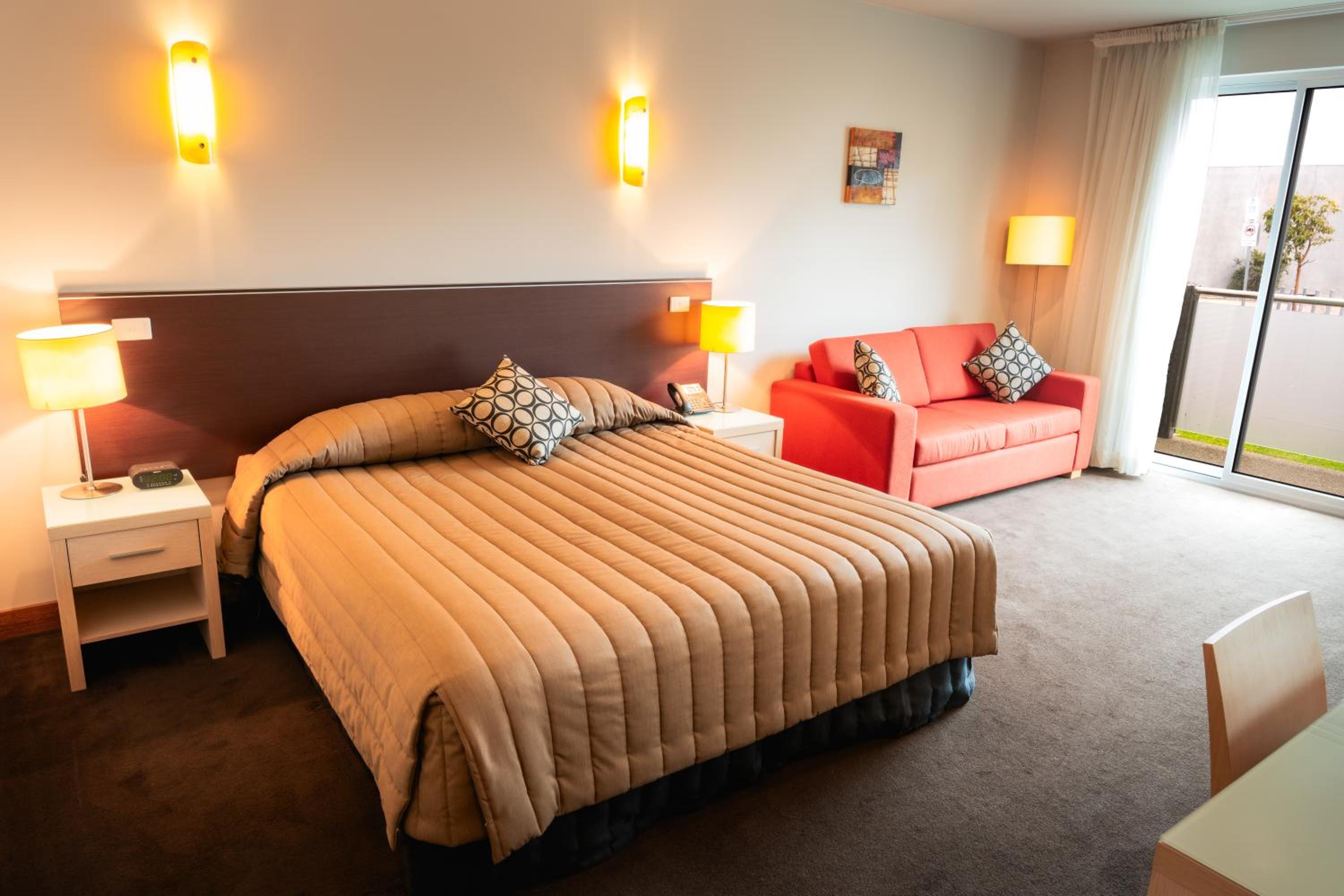 King Room with Spa Bath