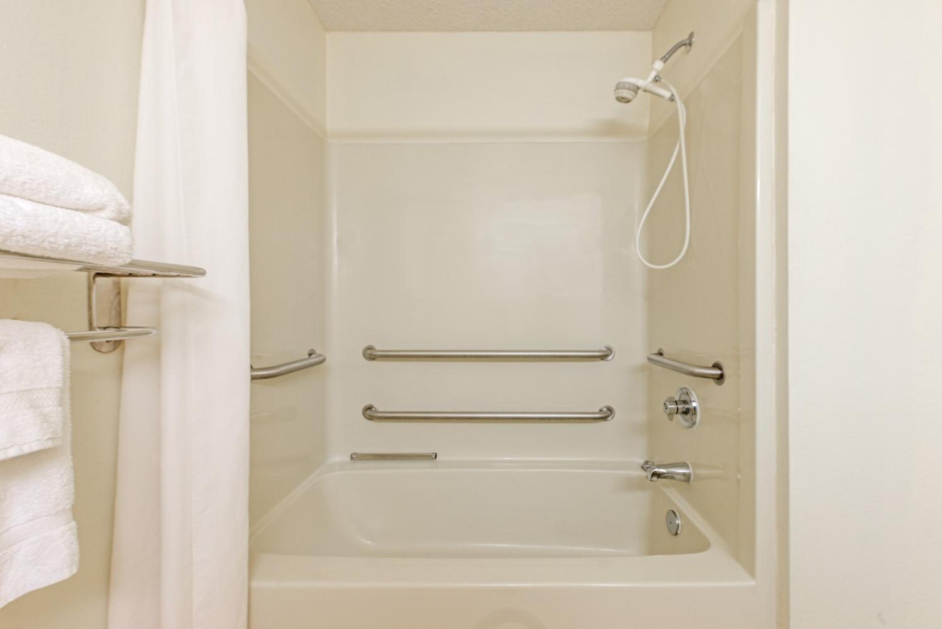 Queen Room - Disability Access/Non-Smoking - Photo 4