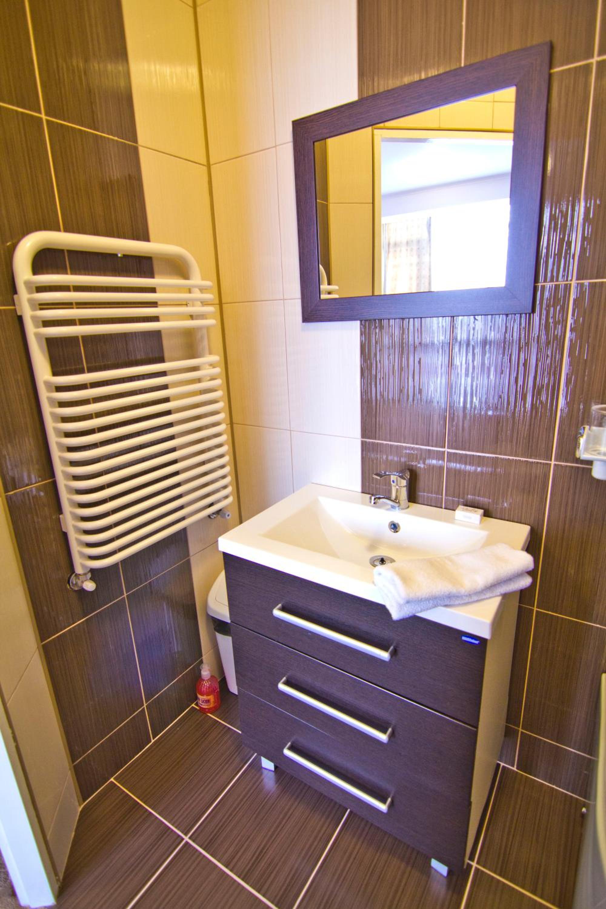 Superior Double or Twin Room - Photo 7