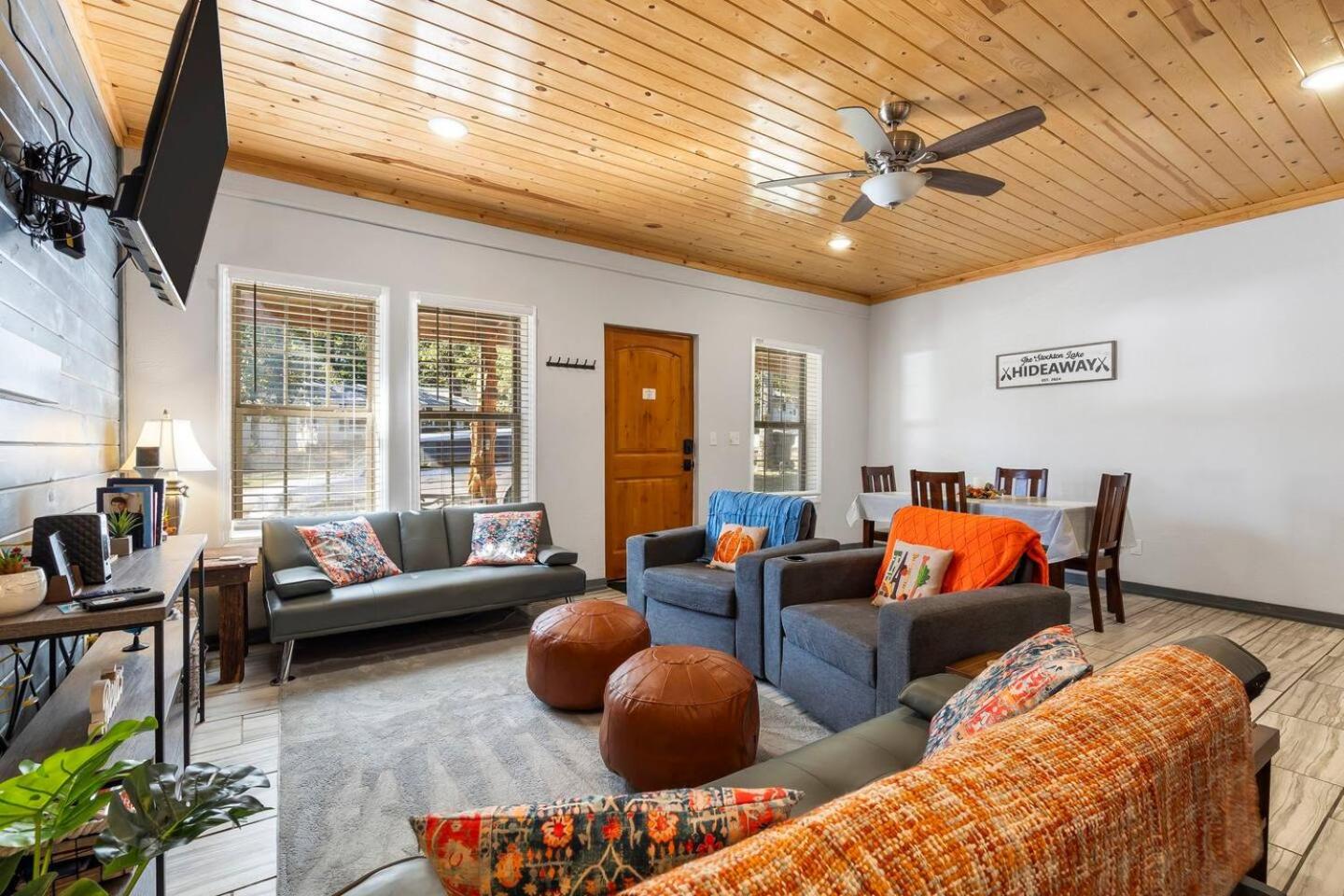 Two-Bedroom House photo 2