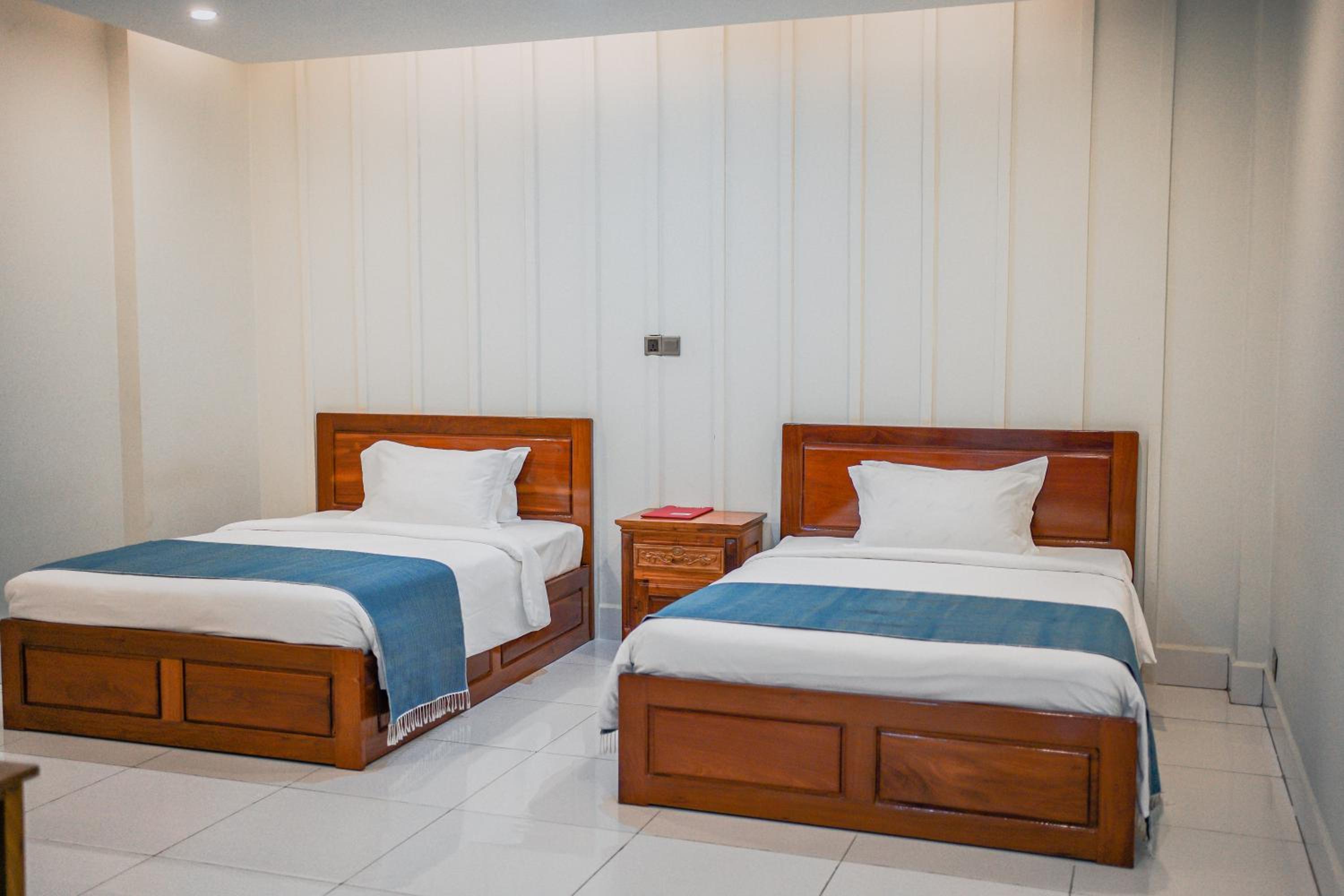 Twin Room - Photo 3