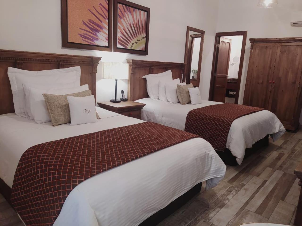 Double Room with Two Double Beds photo 3