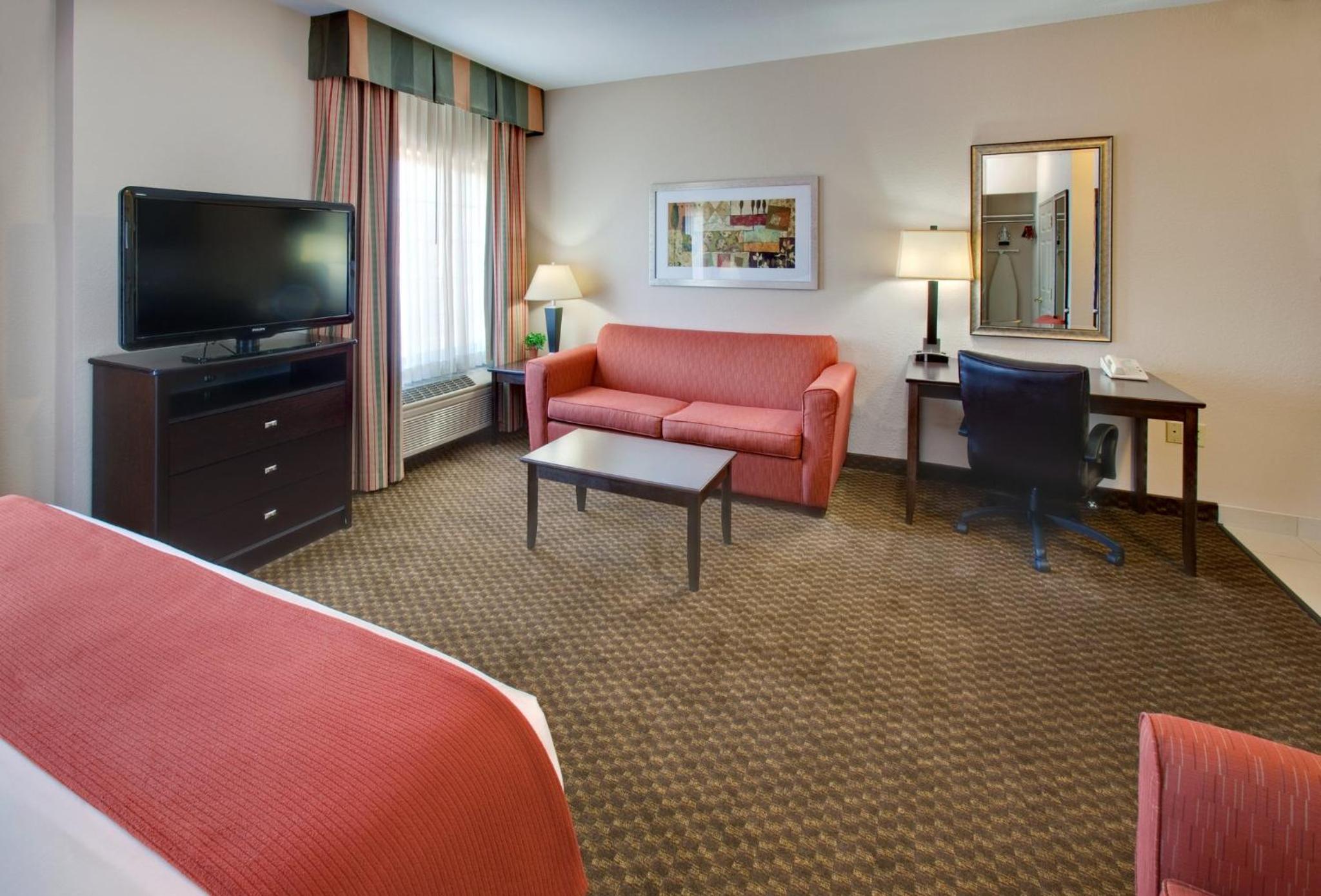 Standard King Room with Extra Space - Photo 1