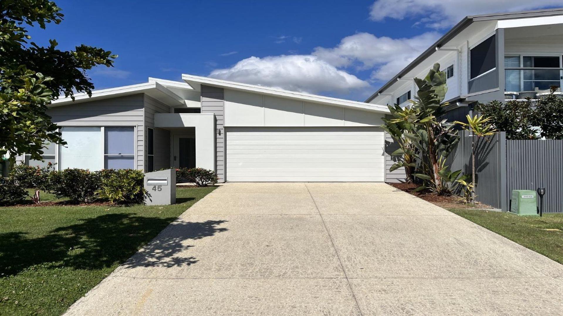 Four-Bedroom House photo 2