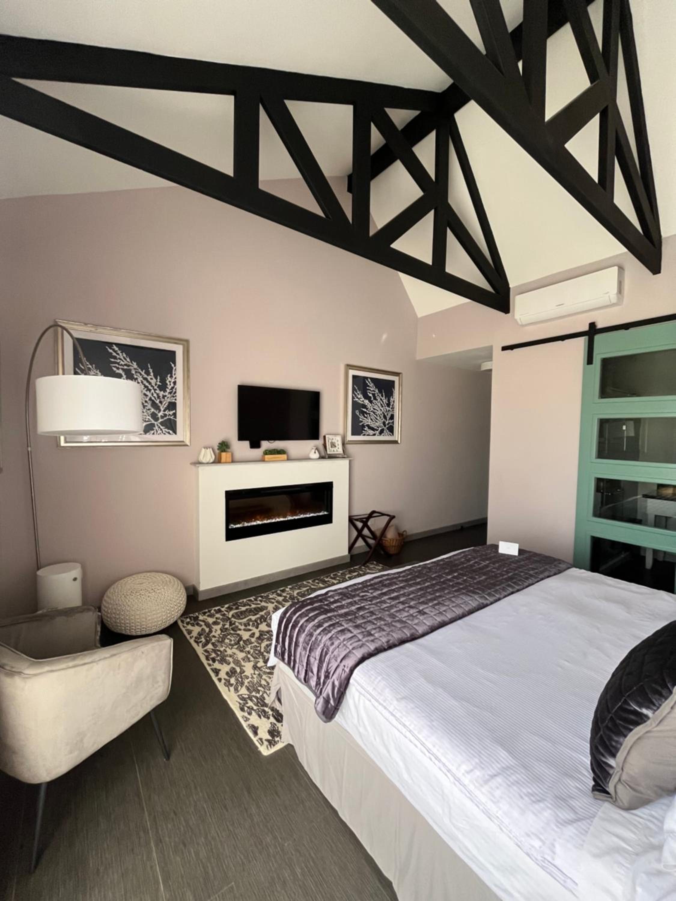 King Room with Balcony photo 2