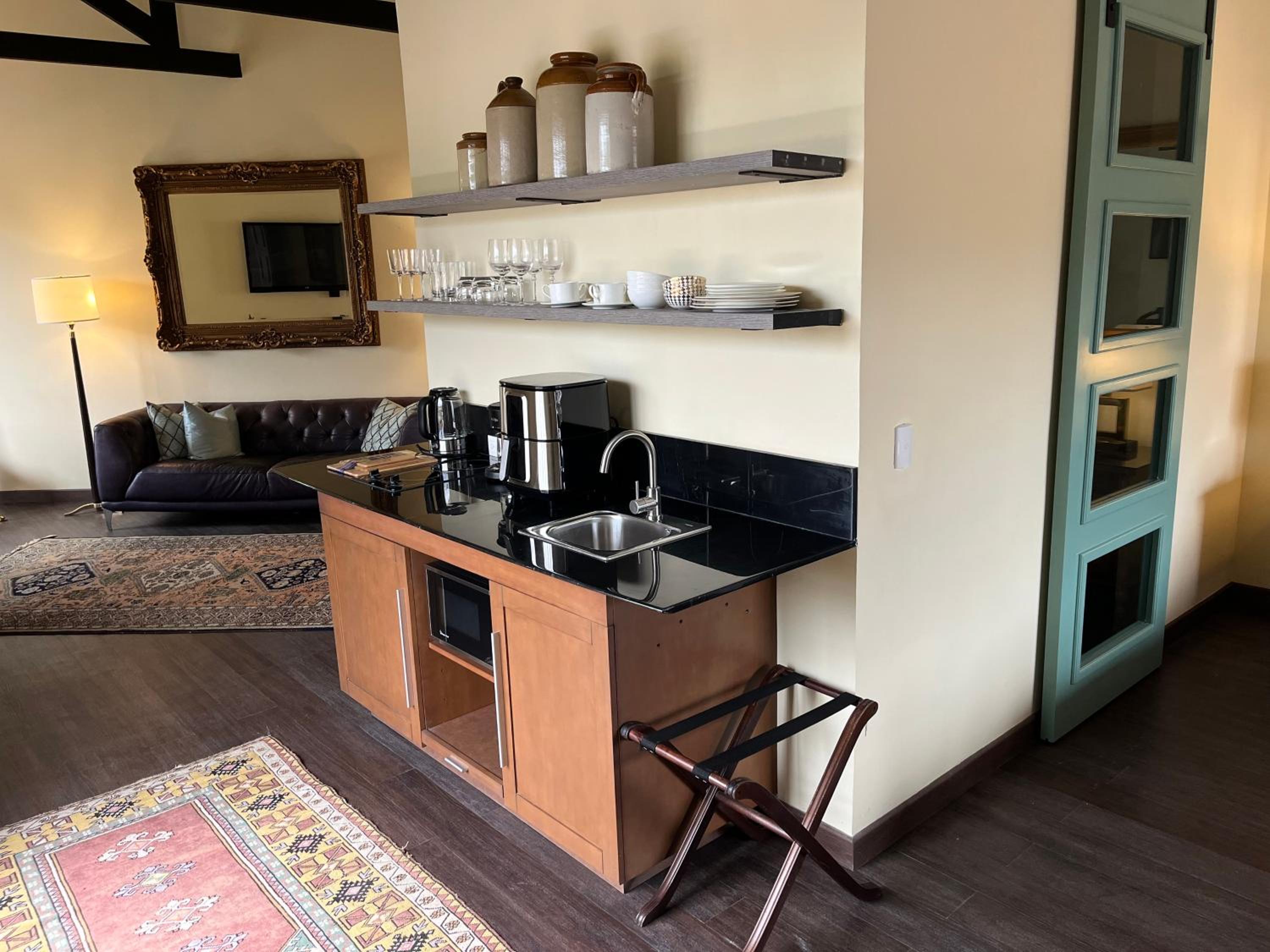 King Suite with Balcony photo 3