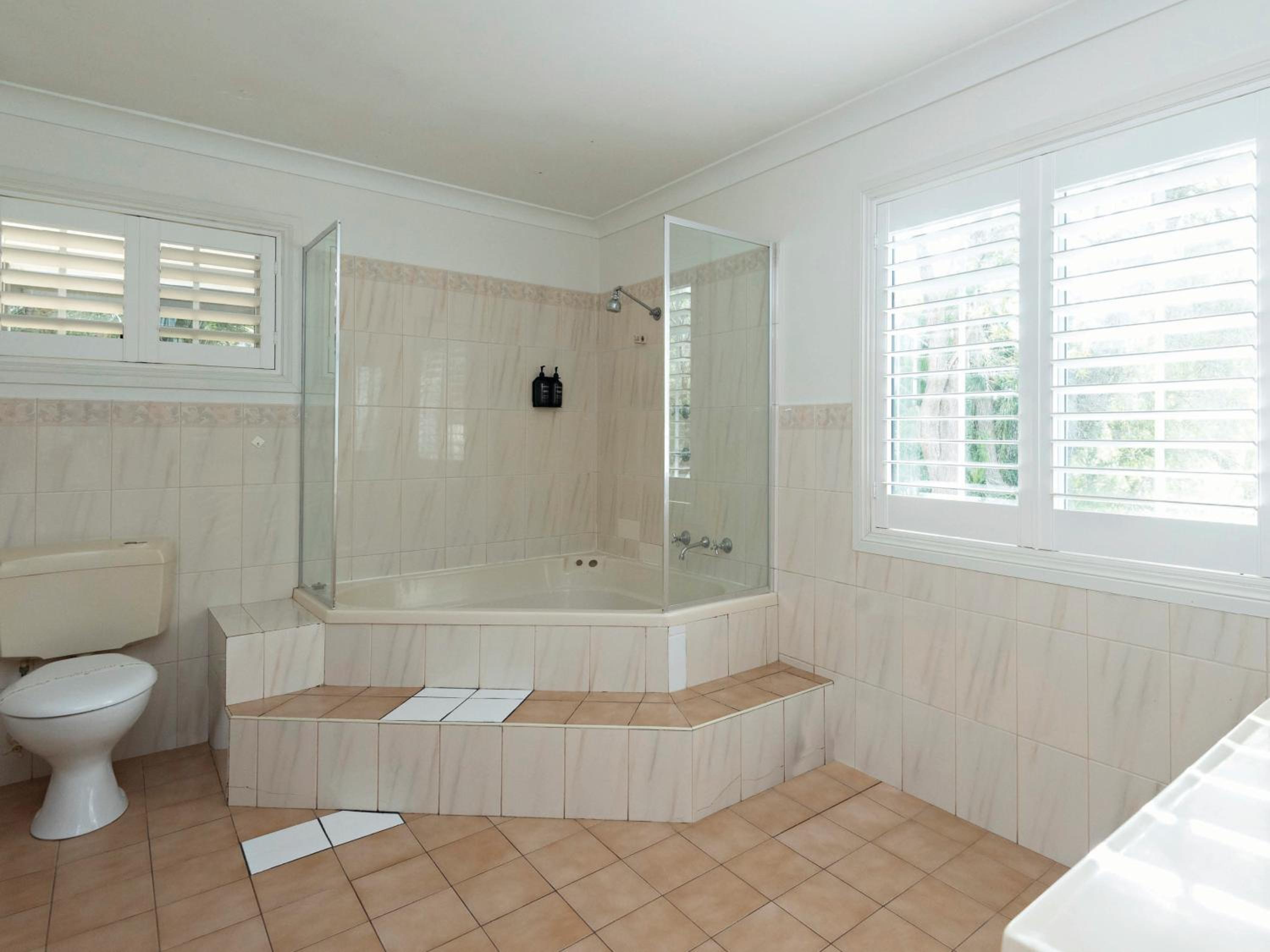 Three-Bedroom House photo 2