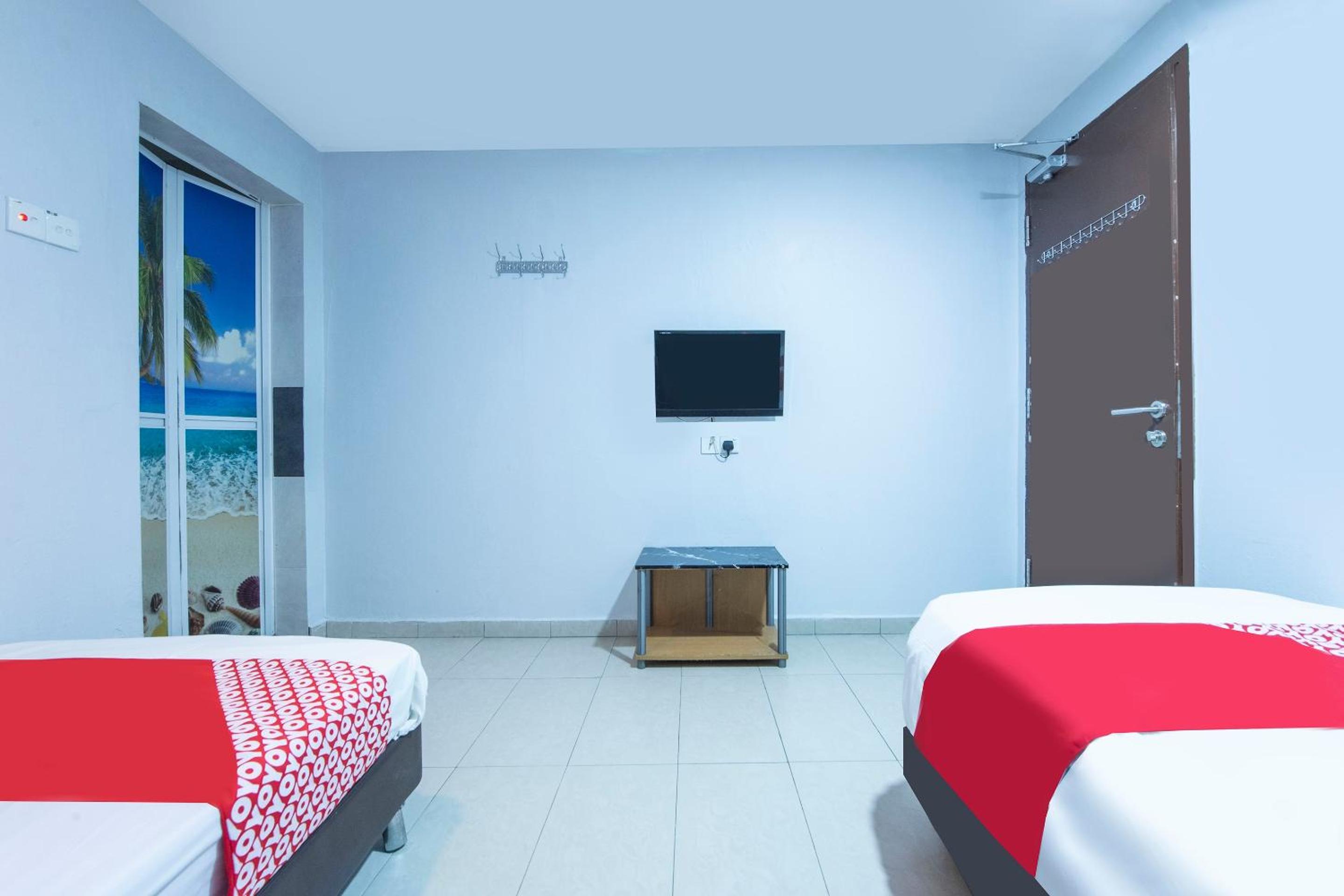 Standard Twin Room - Photo 4