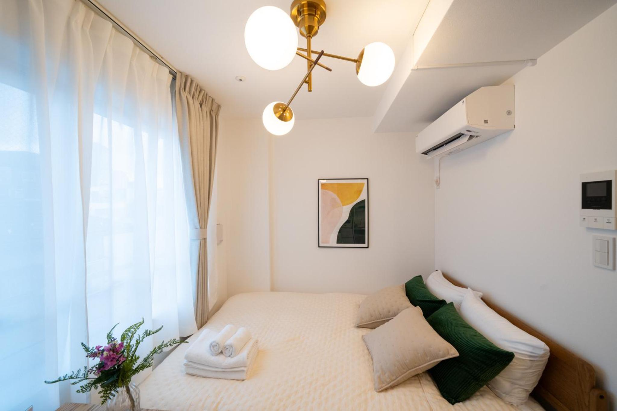 One-Bedroom Apartment photo 1
