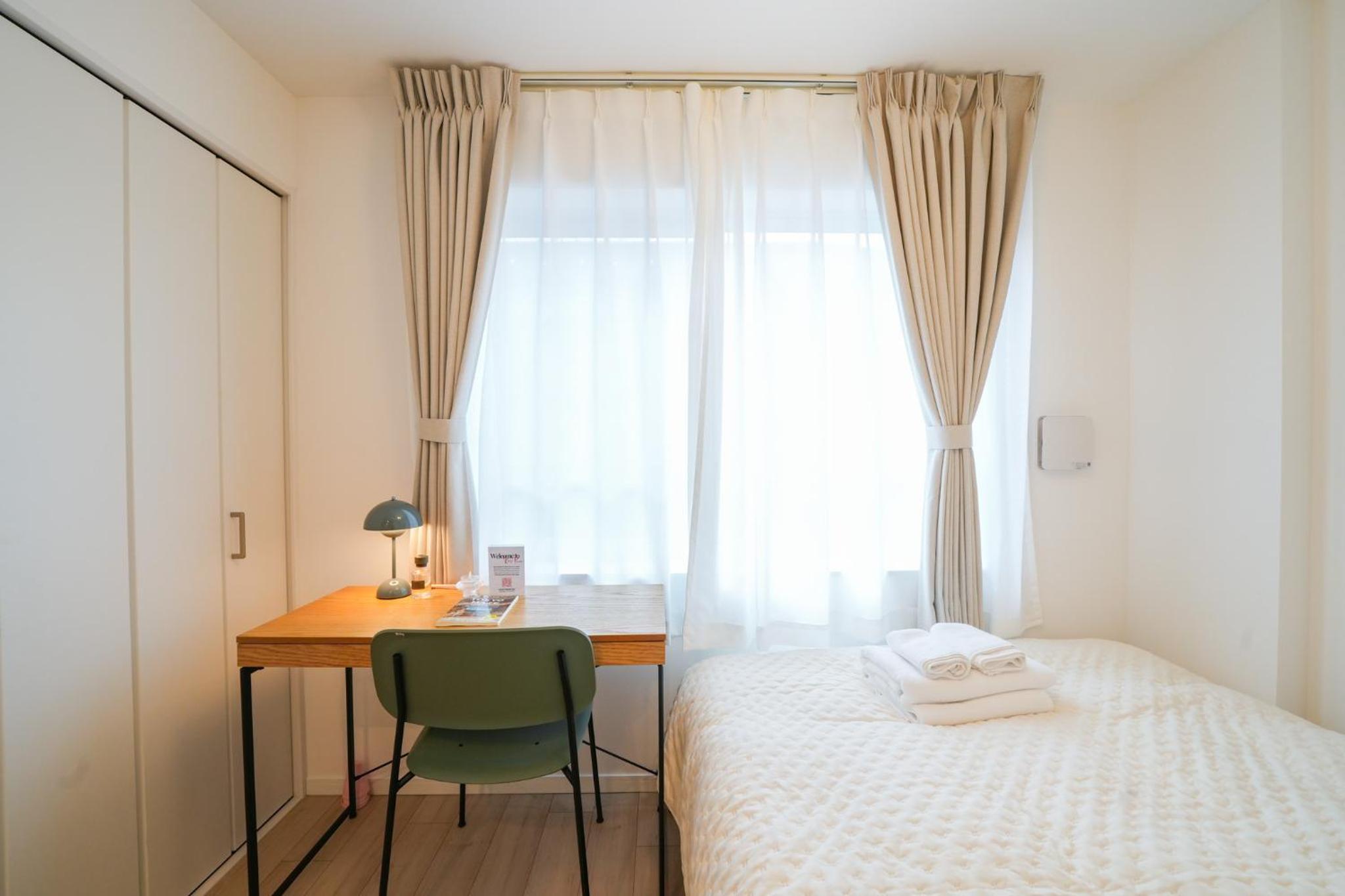 One-Bedroom Apartment photo 1