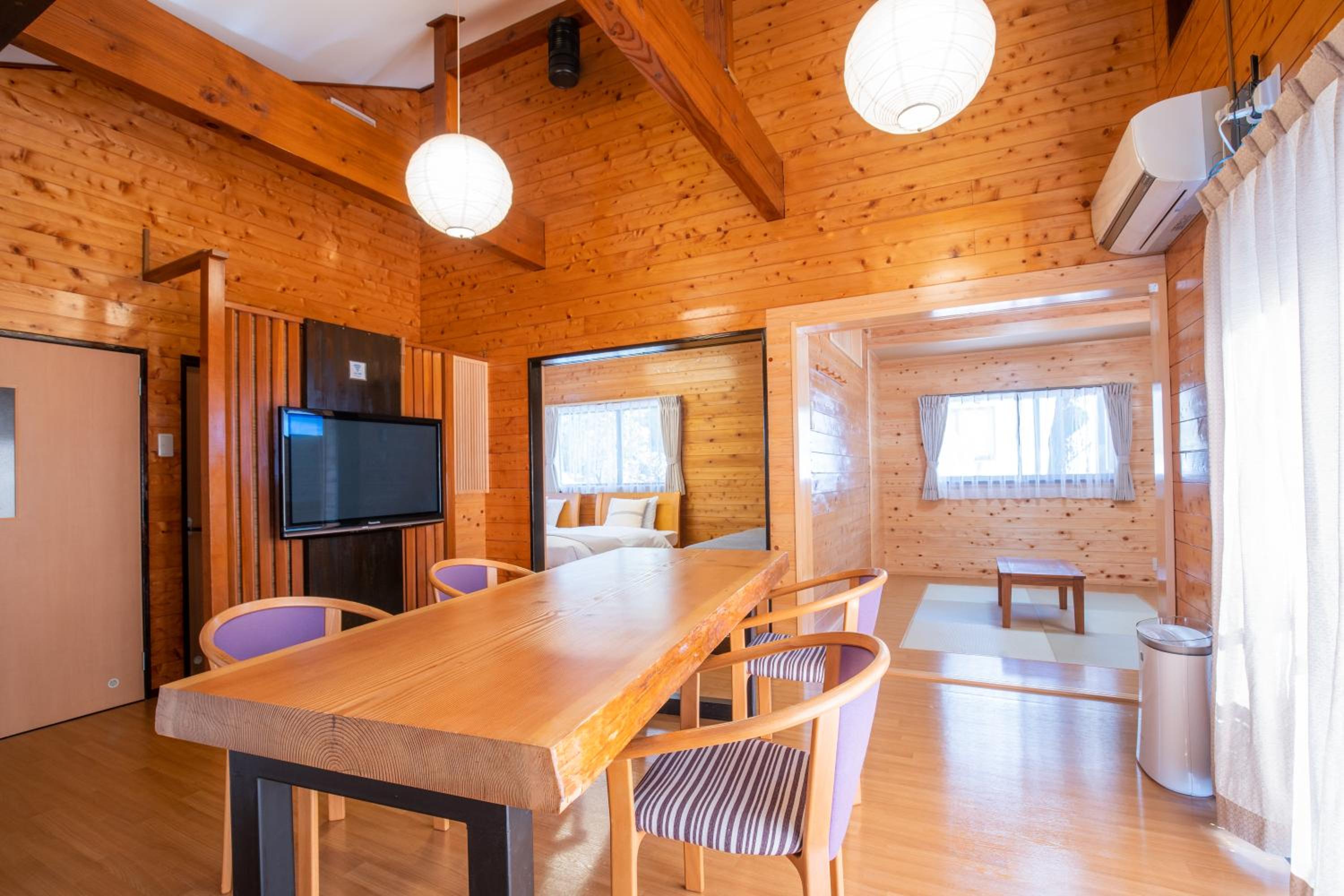 Medium Cottage with Open Air Bath photo 1