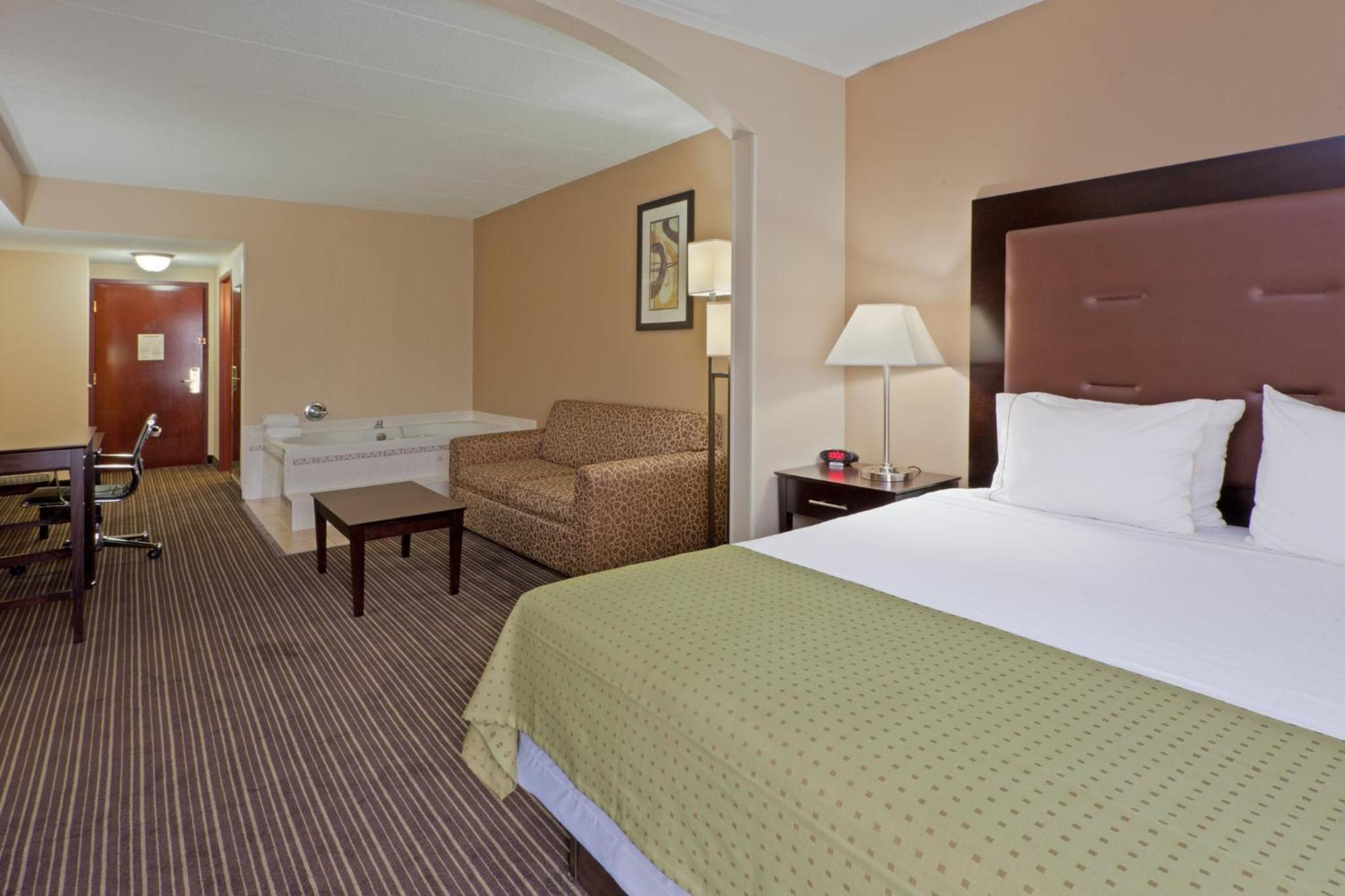 Superior Suite With Sofa Bed - Non-Smoking photo 2