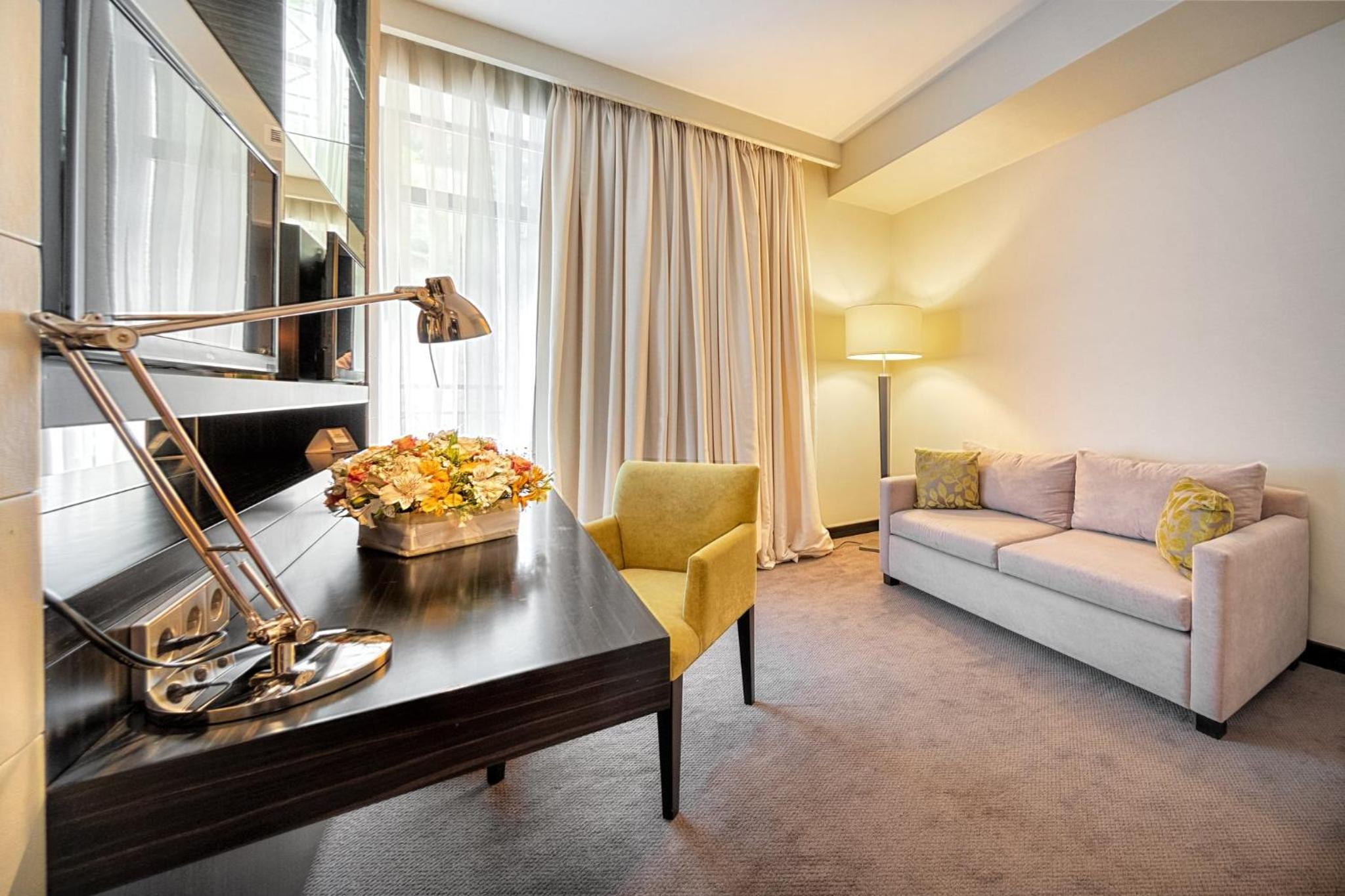 Premium Twin Room with Balcony