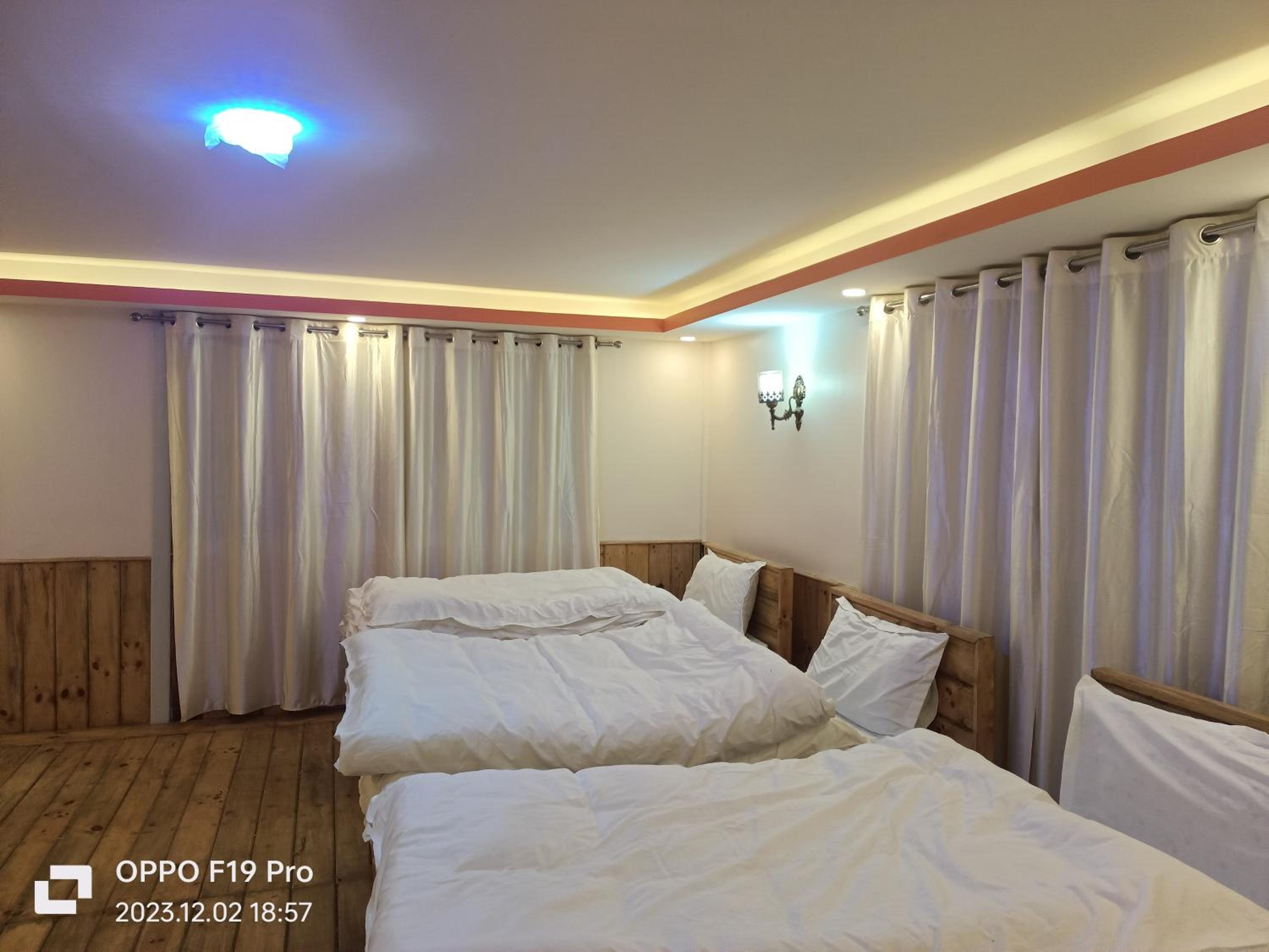 Deluxe Double Room photo 3