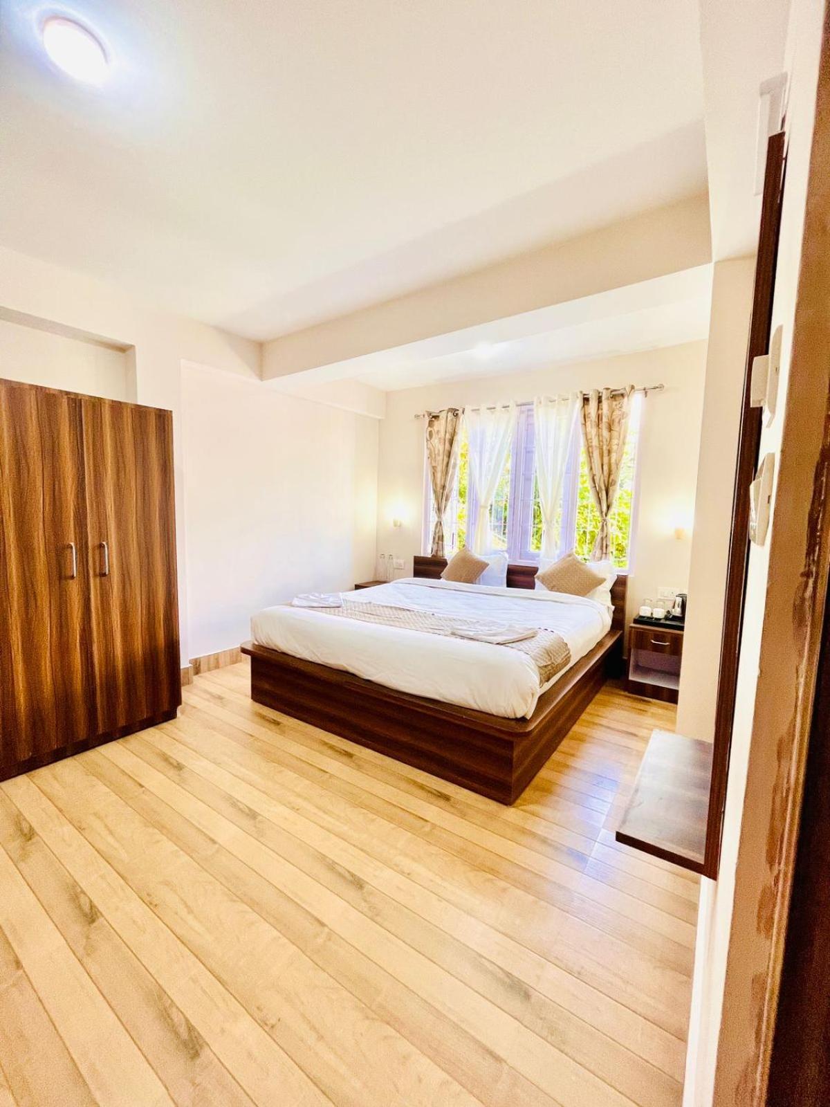 Deluxe Room - Photo 3
