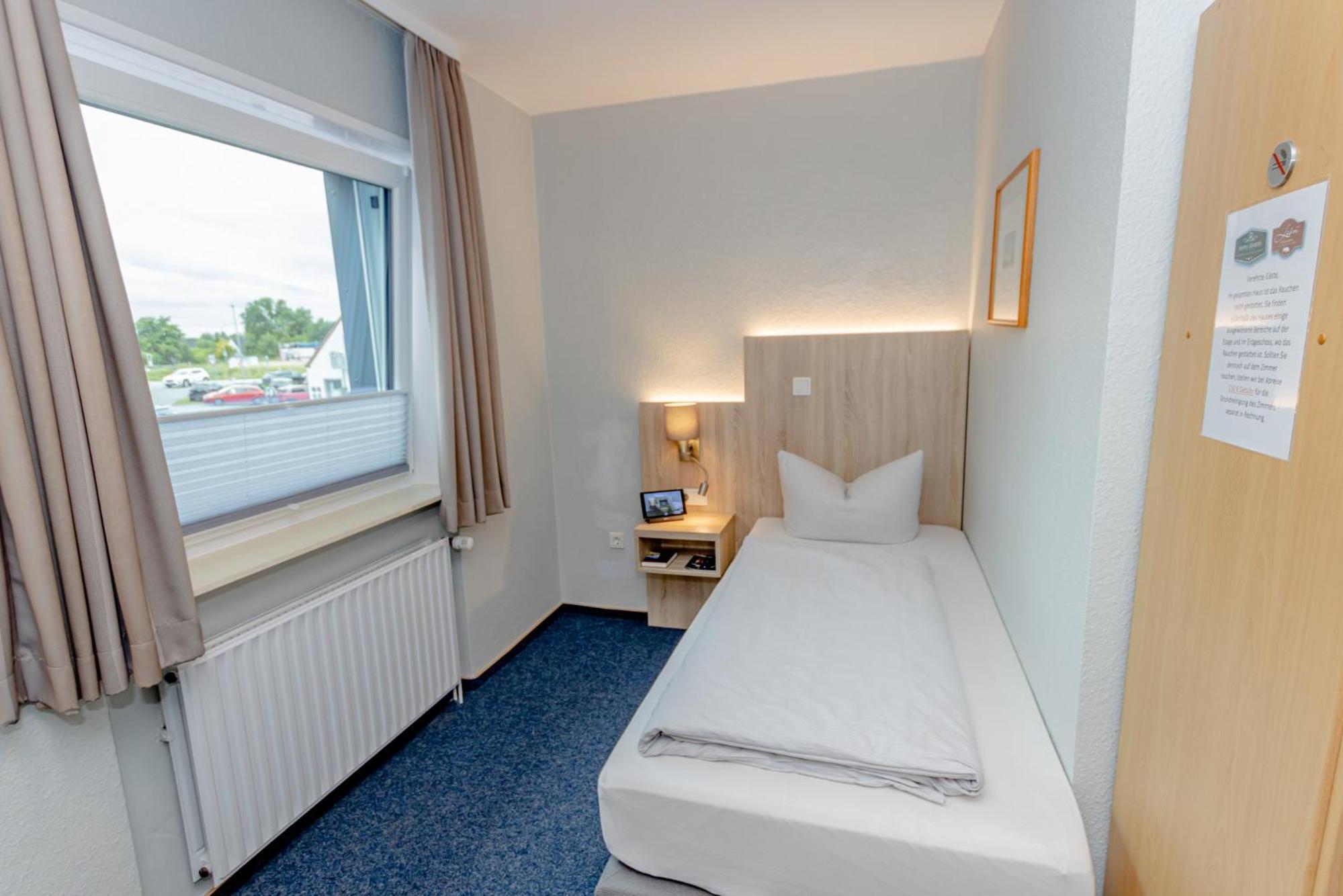Small Single Room photo 3