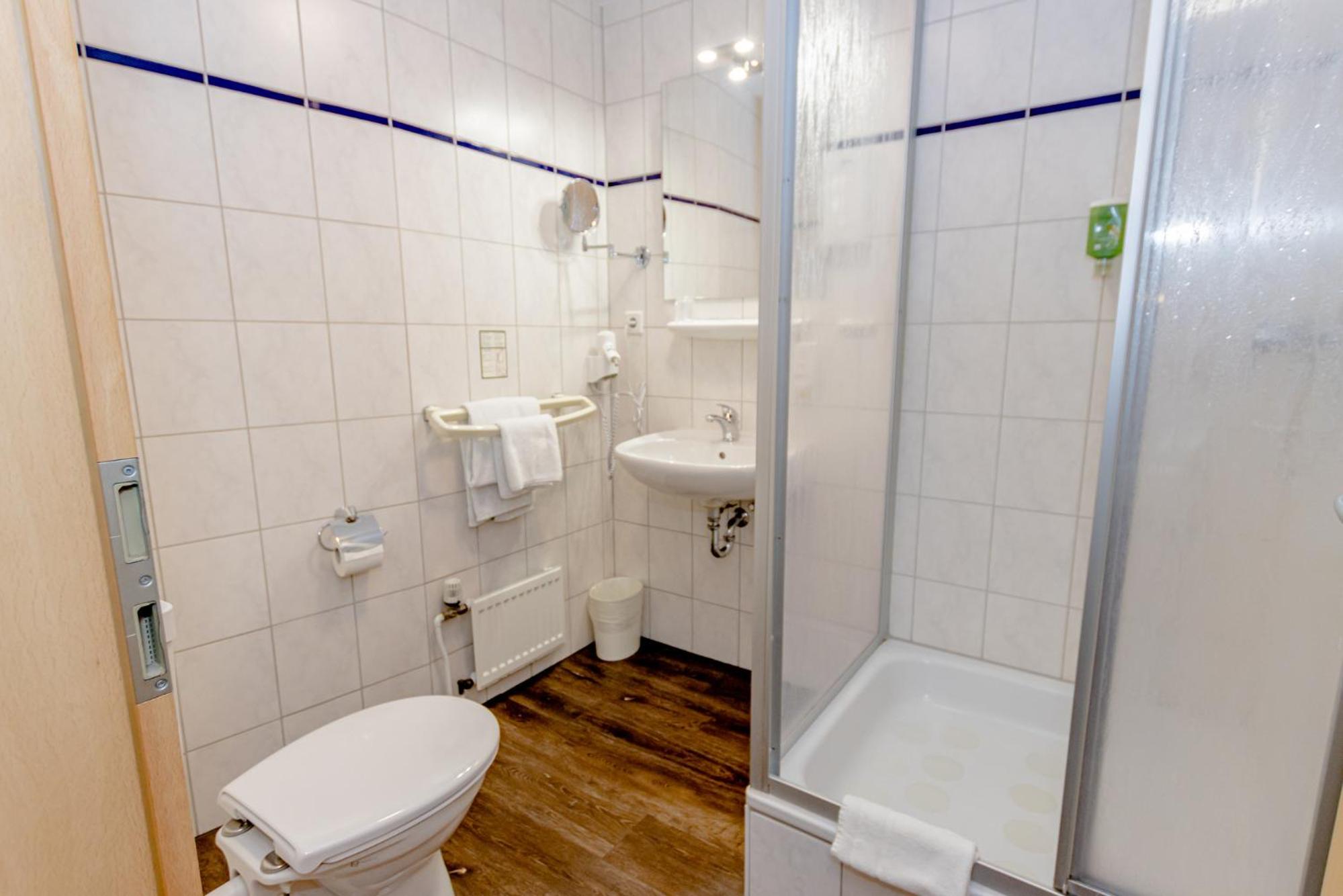 Small Single Room photo 2