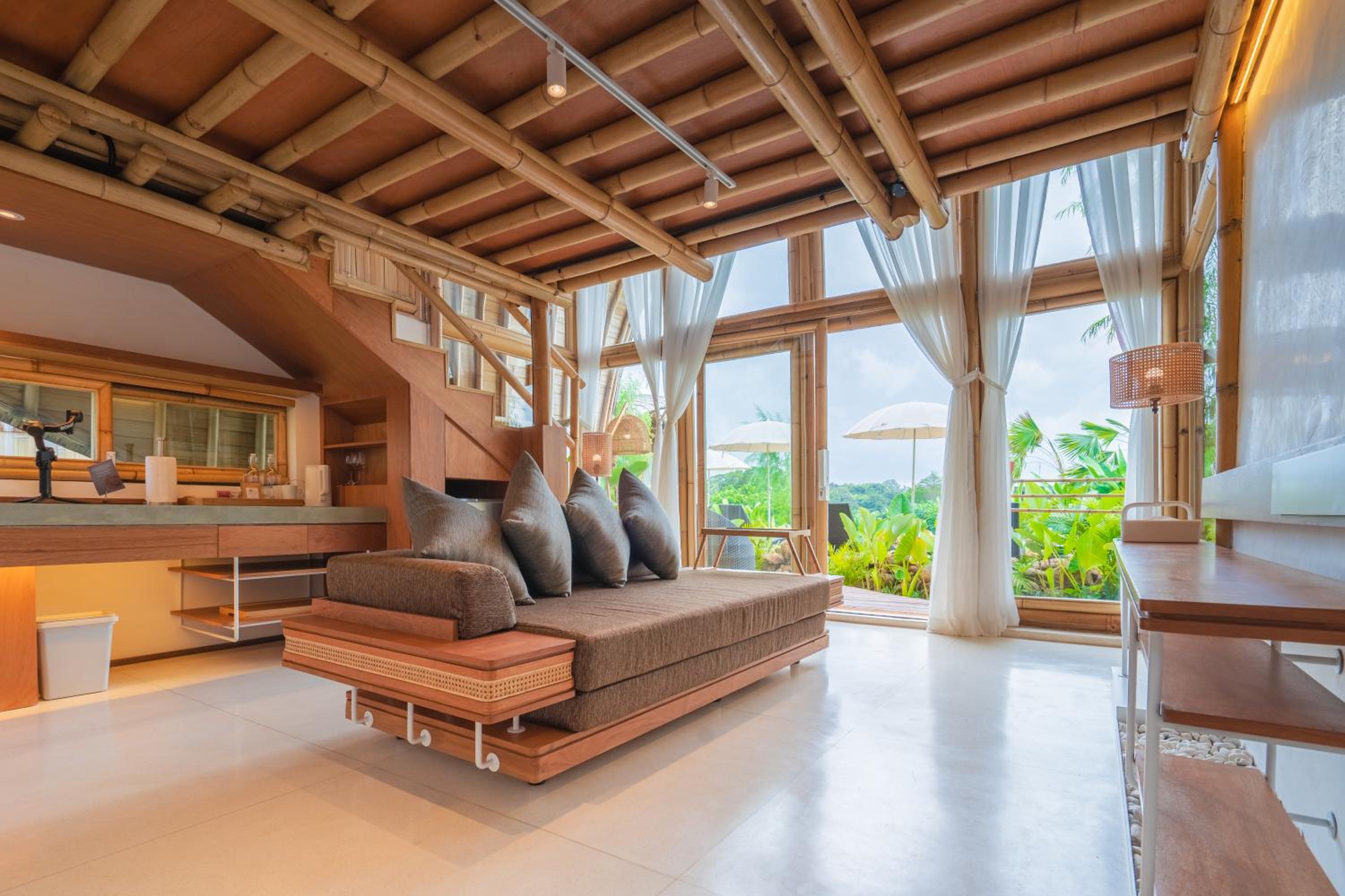 Villa photo 2
