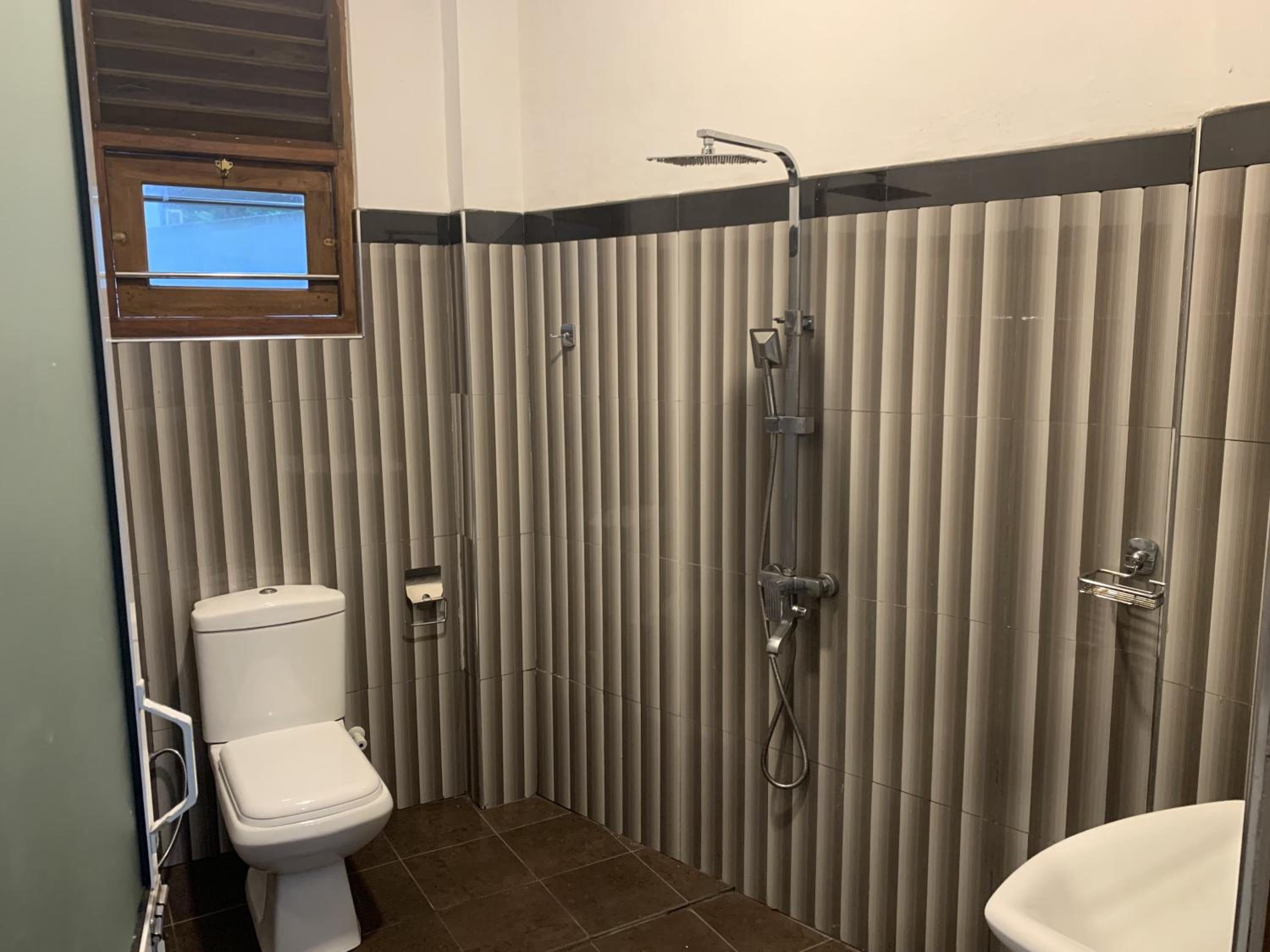 One-Bedroom Apartment - Oceanfront photo 2