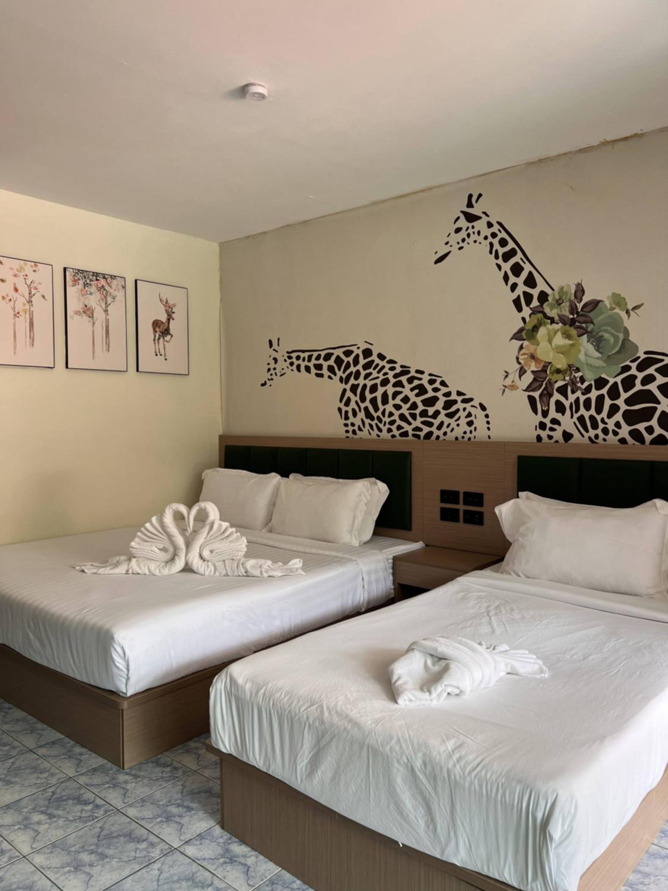Triple Room with Pool View - Photo 1