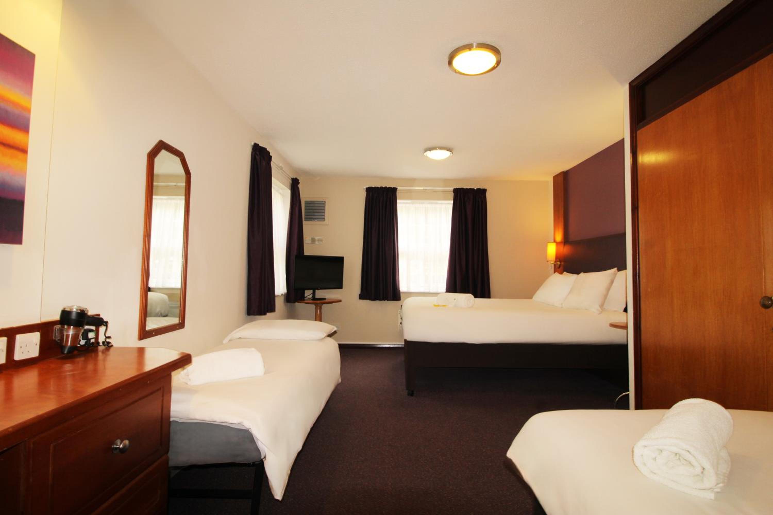 Family Double Room - Photo 5