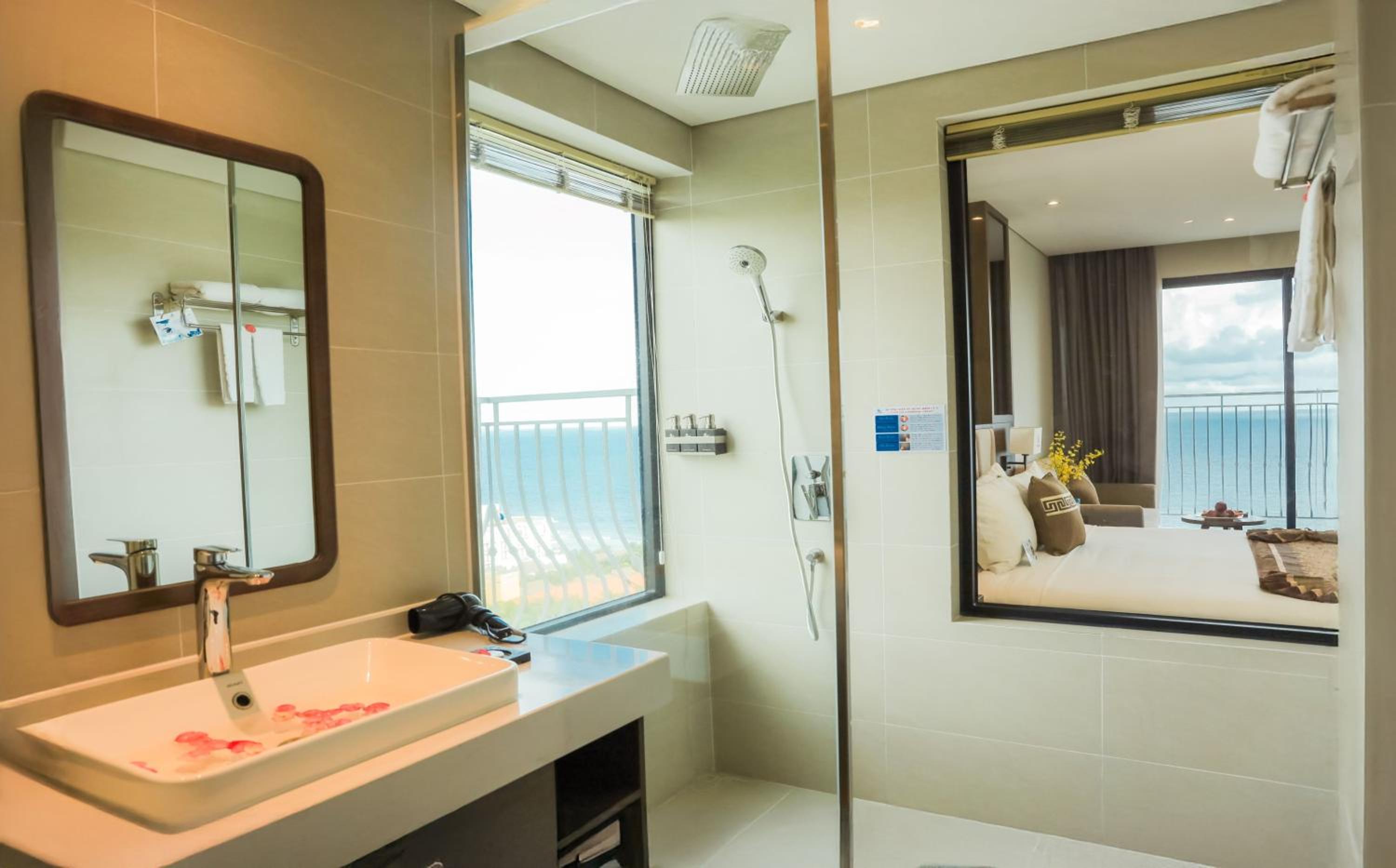 Deluxe Double Partial Sea view with Balcony - Photo 3