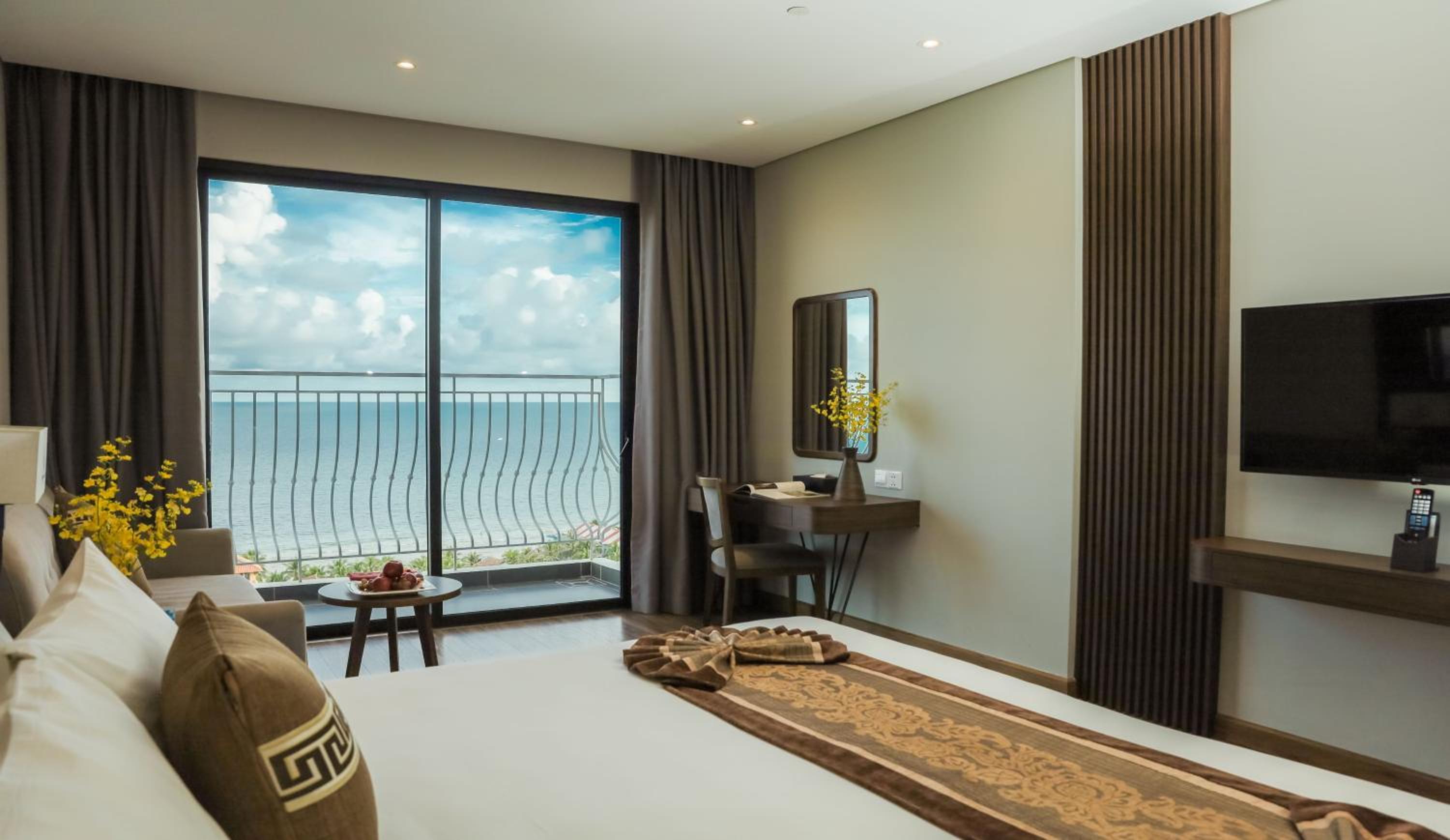 Deluxe Double Partial Sea view with Balcony - Photo 2