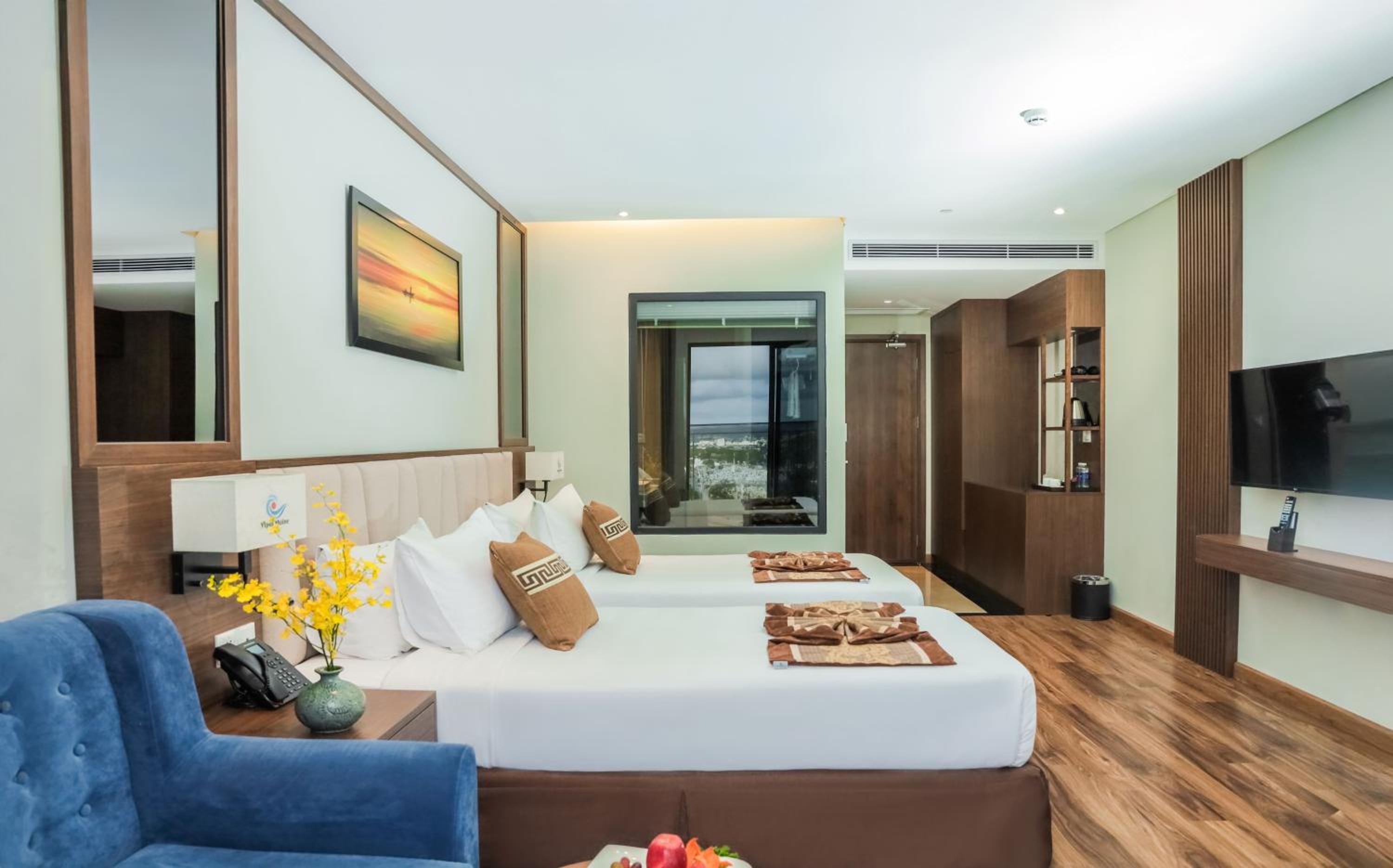 Deluxe Twin Partial Sea View with Balcony - Photo 8