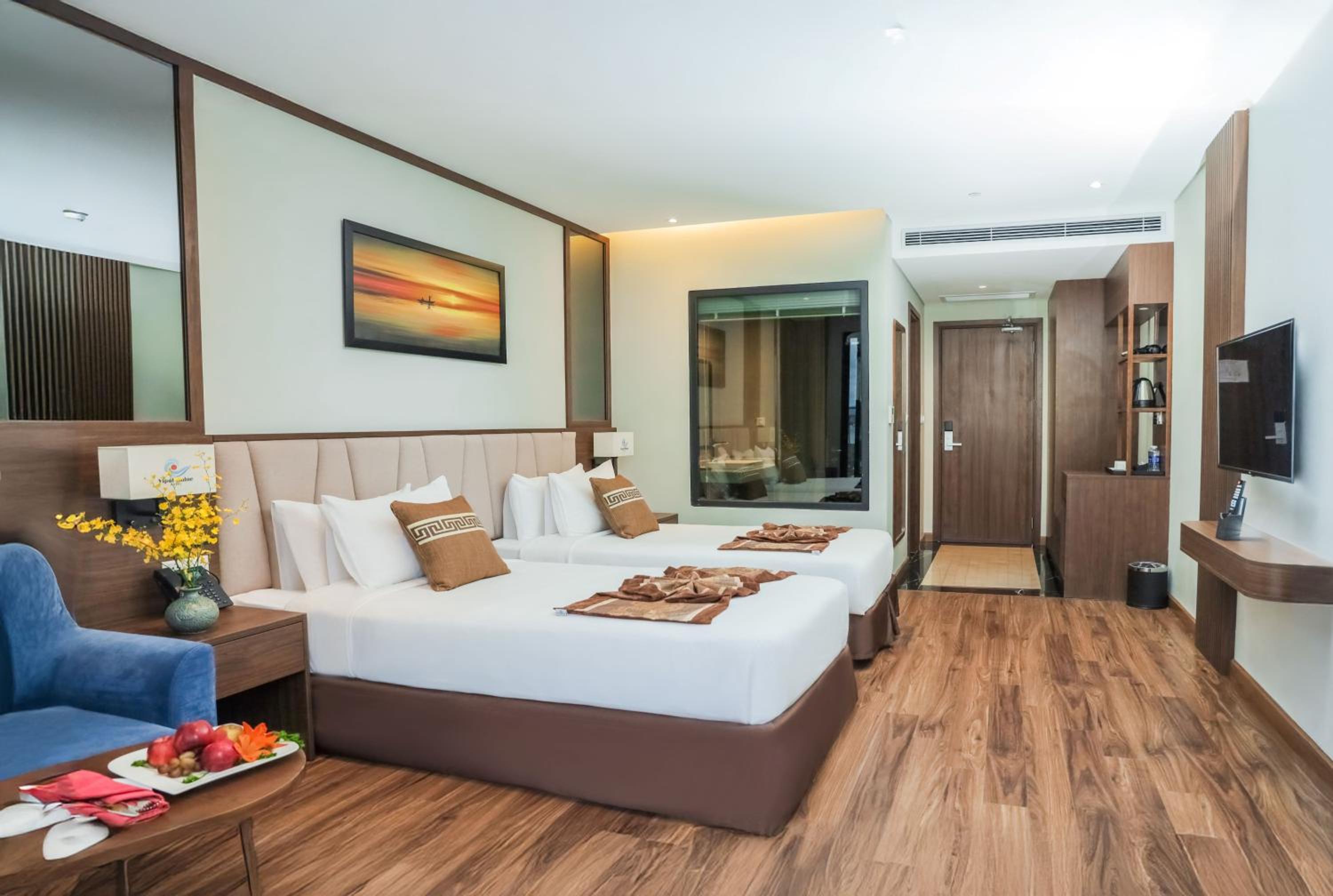 Deluxe Twin Partial Sea View with Balcony - Photo 5