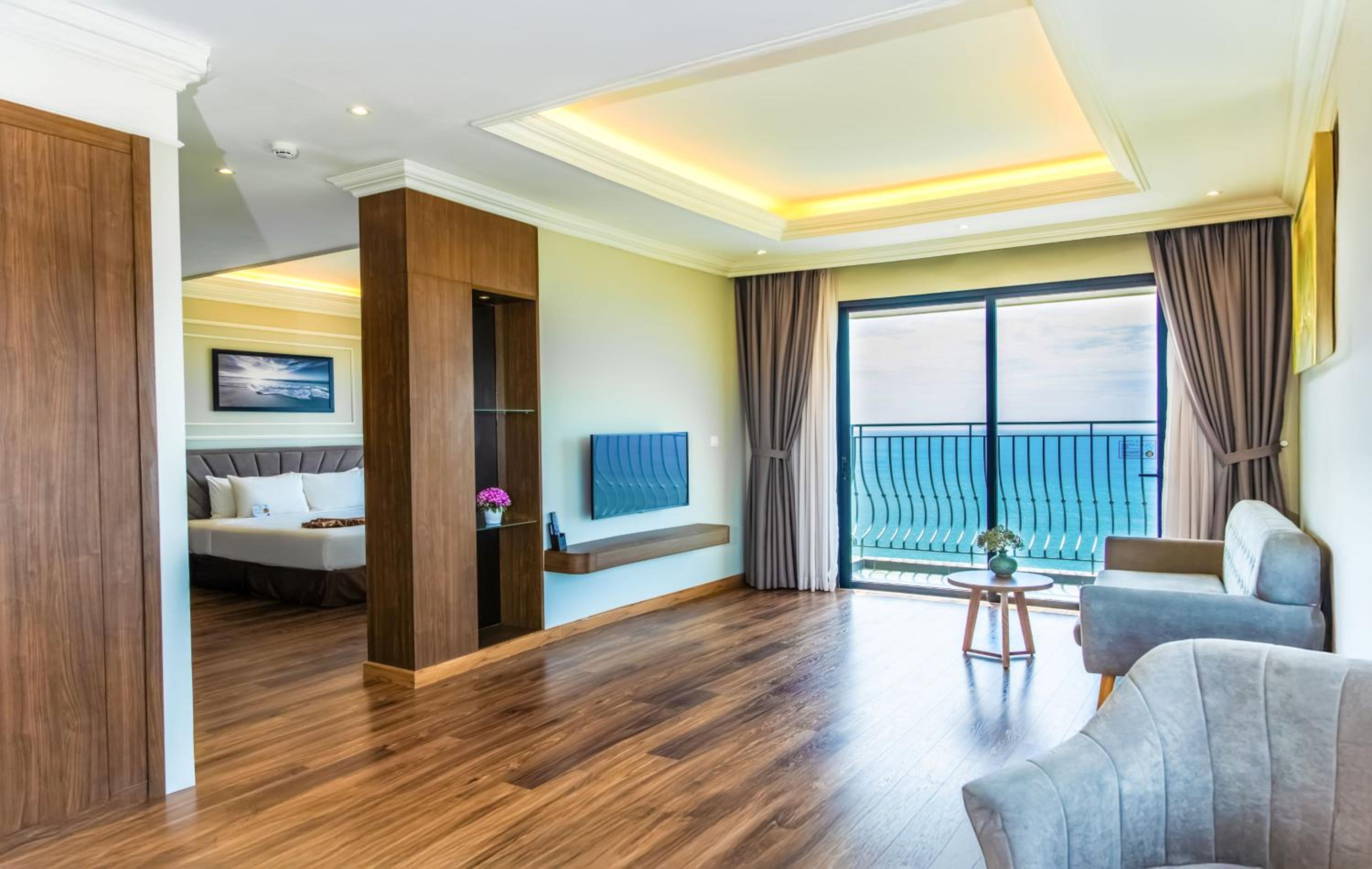 Suite With Balcony And Sea View - Photo 2