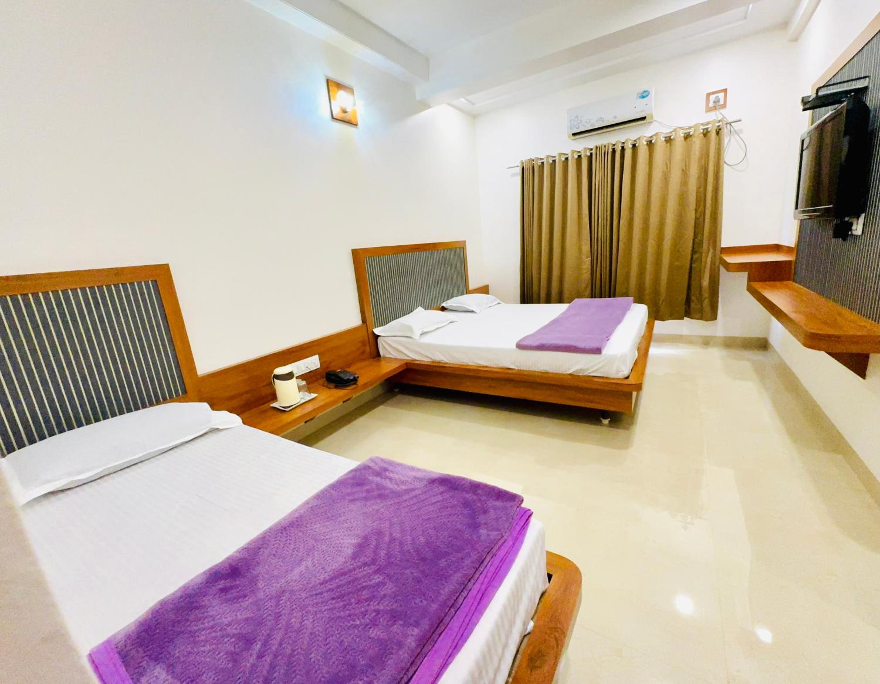 Triple Room With Private Bathroom
