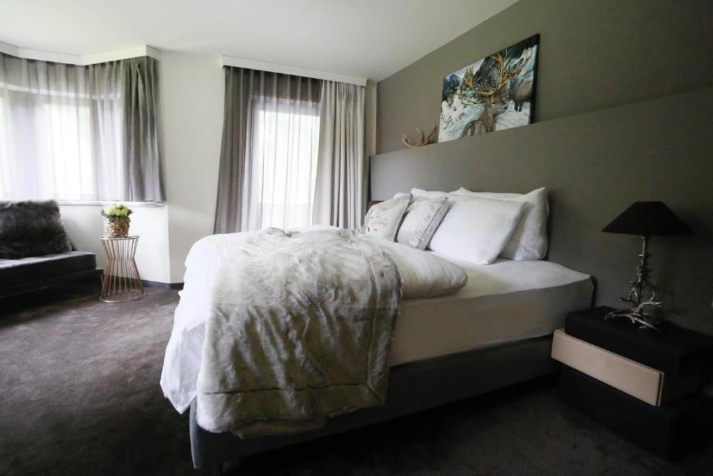 Double Room with Mountain View