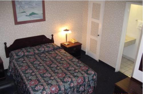 Queen Room - Photo 2