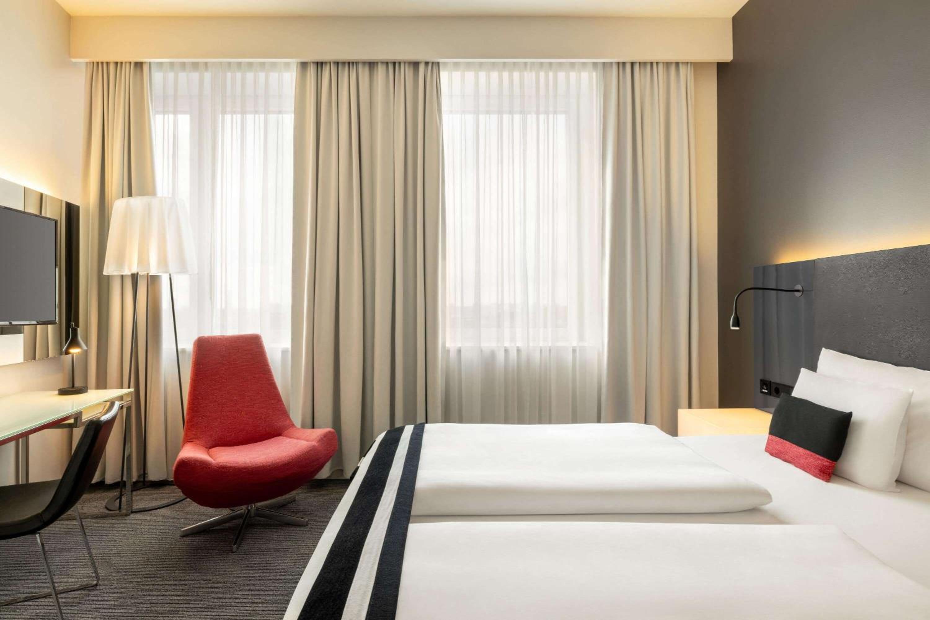 King Room - Accessible - Photo 1