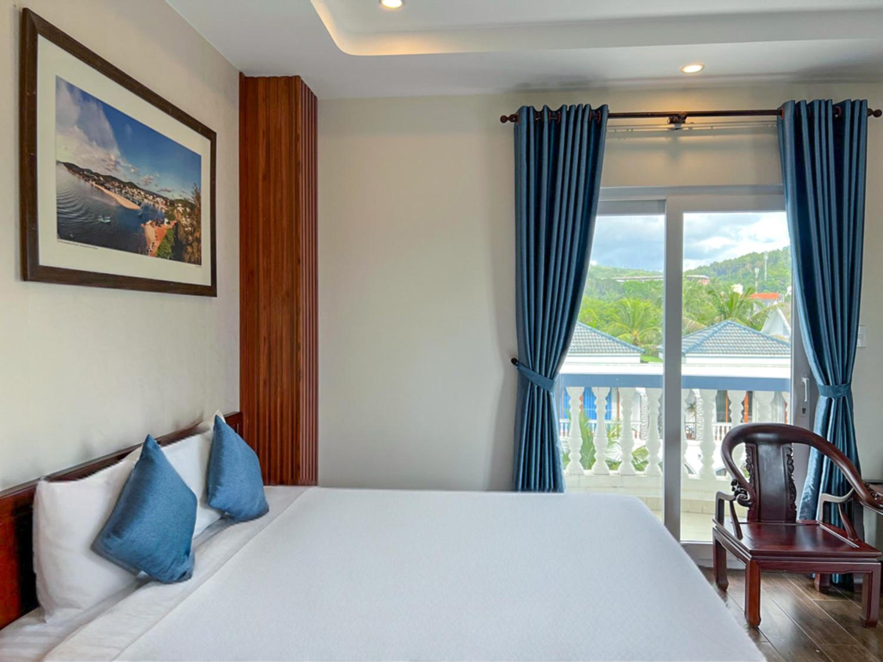 Deluxe Double or Twin Room with Balcony - Photo 1