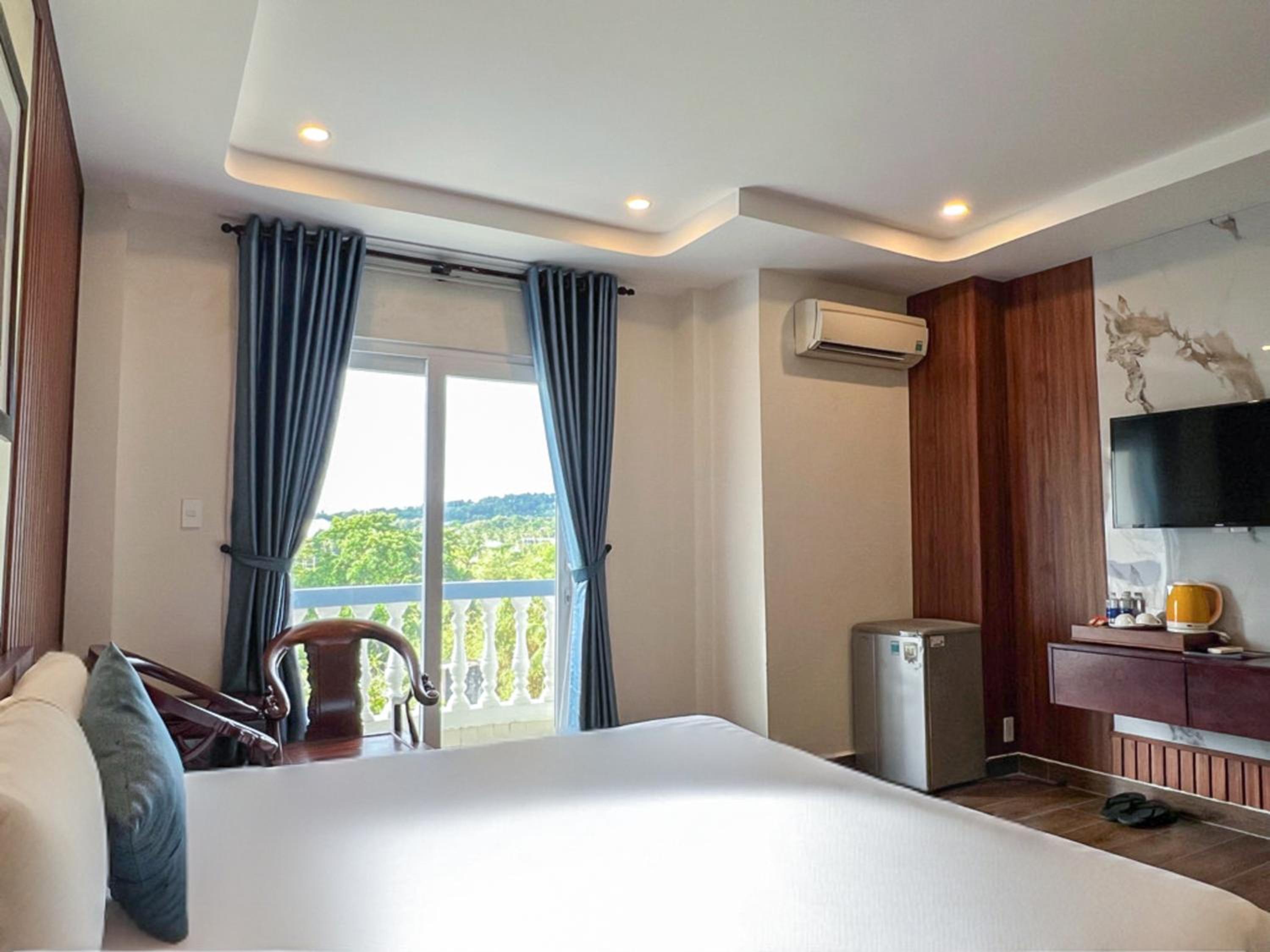 Deluxe Double or Twin Room with Balcony - Photo 11
