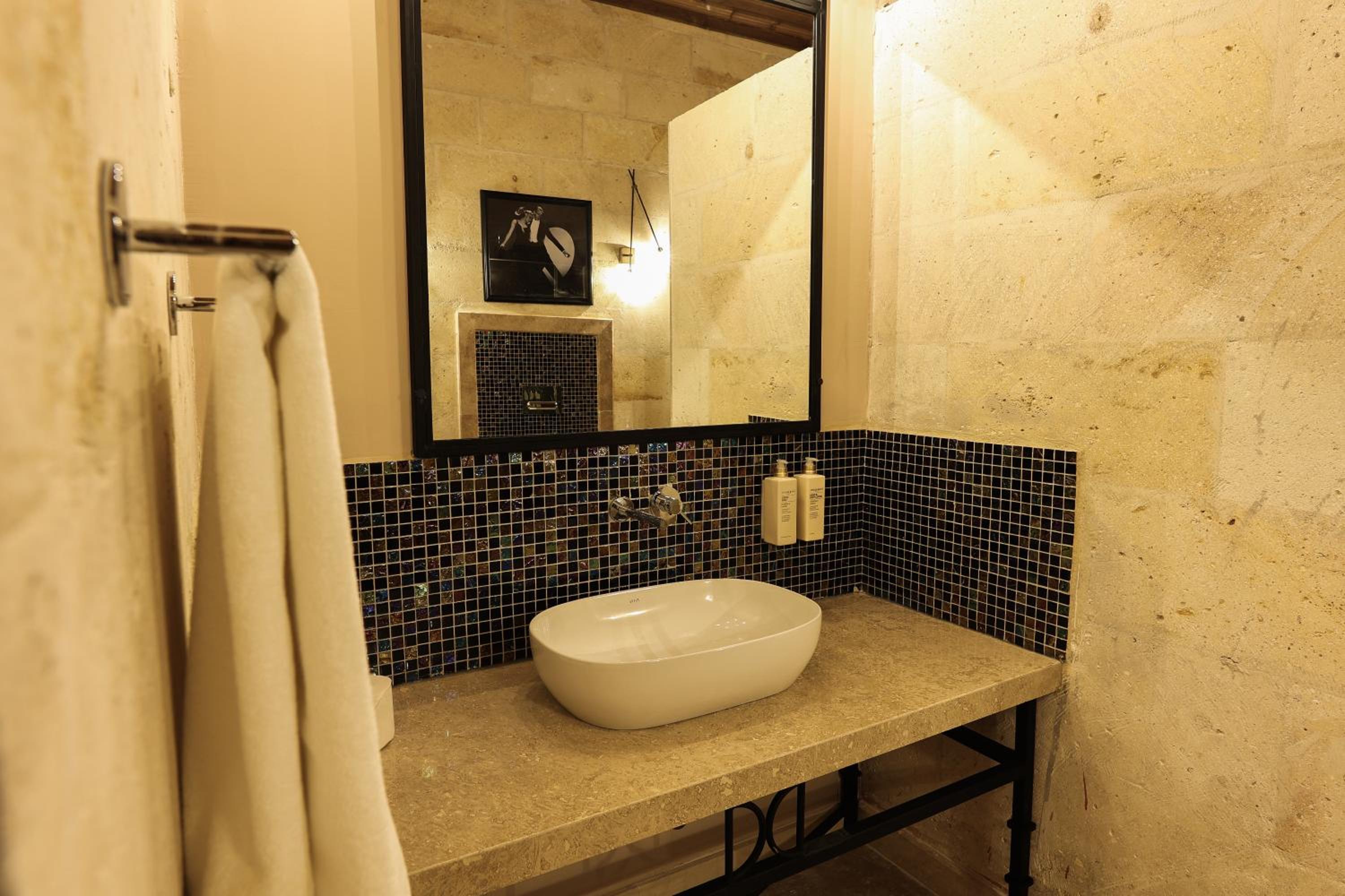Stone Mansion Suite photo 3