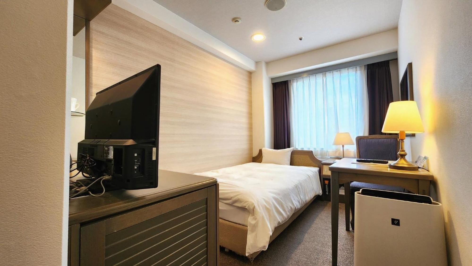 Single Room - Non-Smoking photo 3