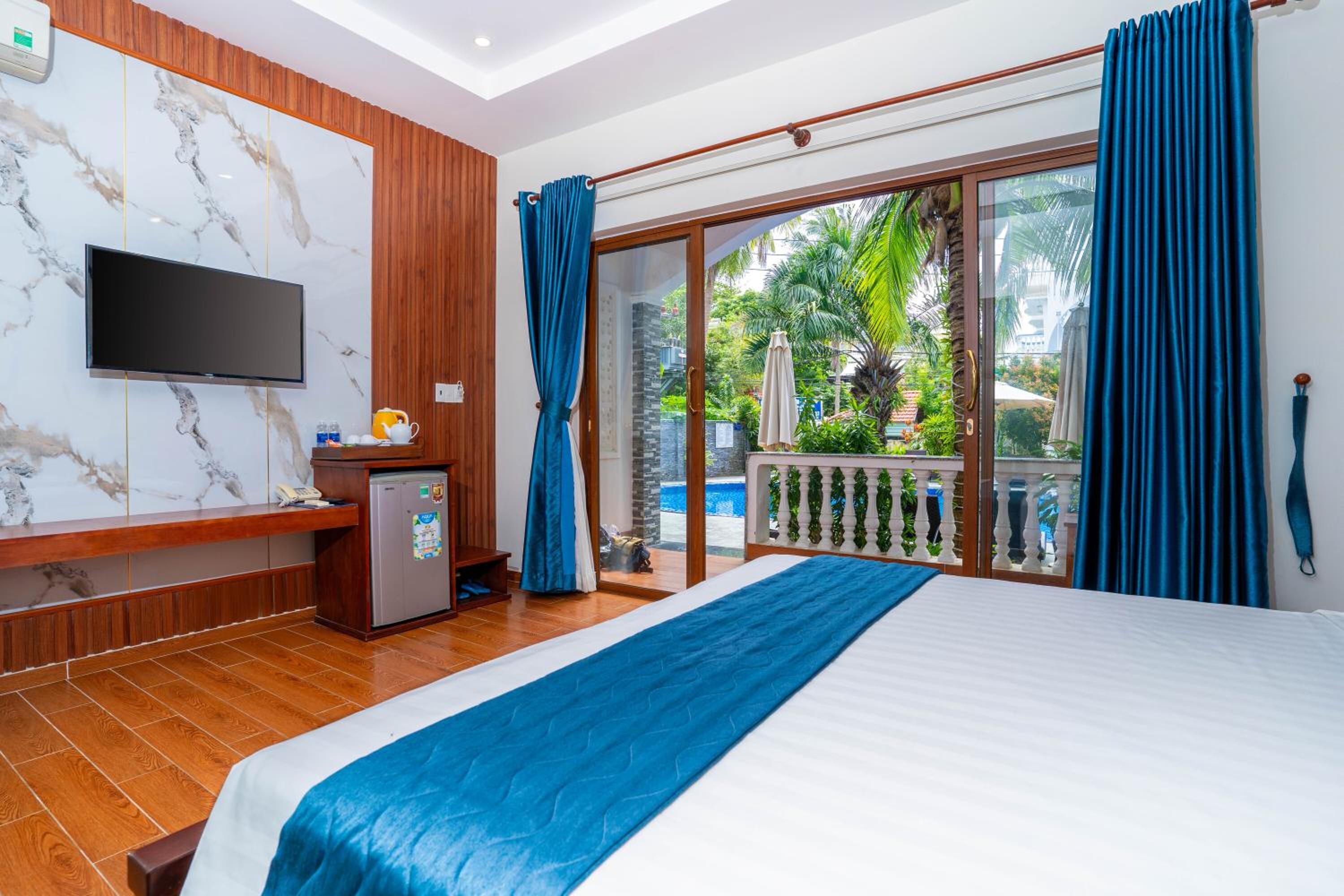 Deluxe Double or Twin Room with Balcony - Photo 19
