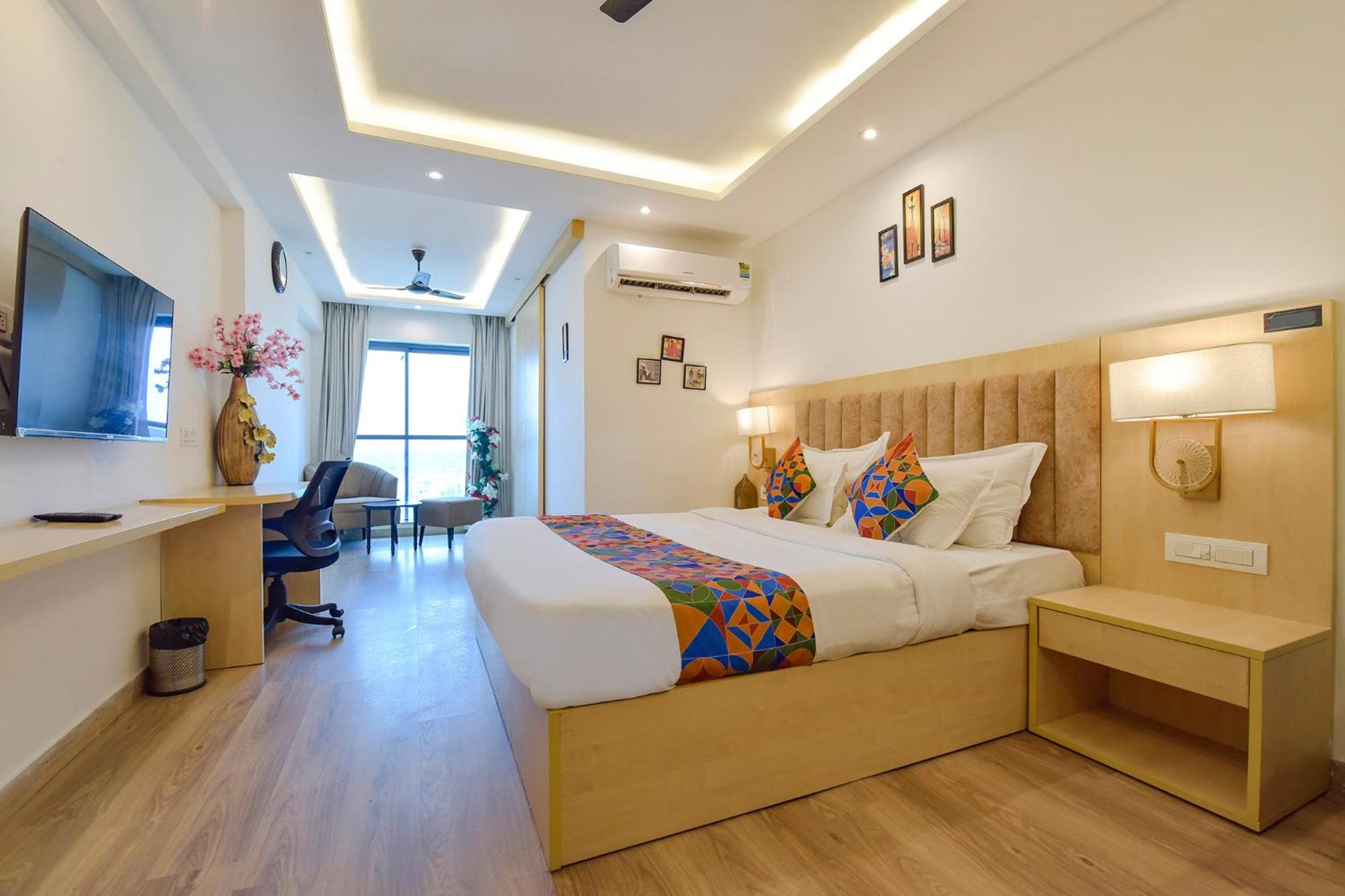 Suite - Photo 2