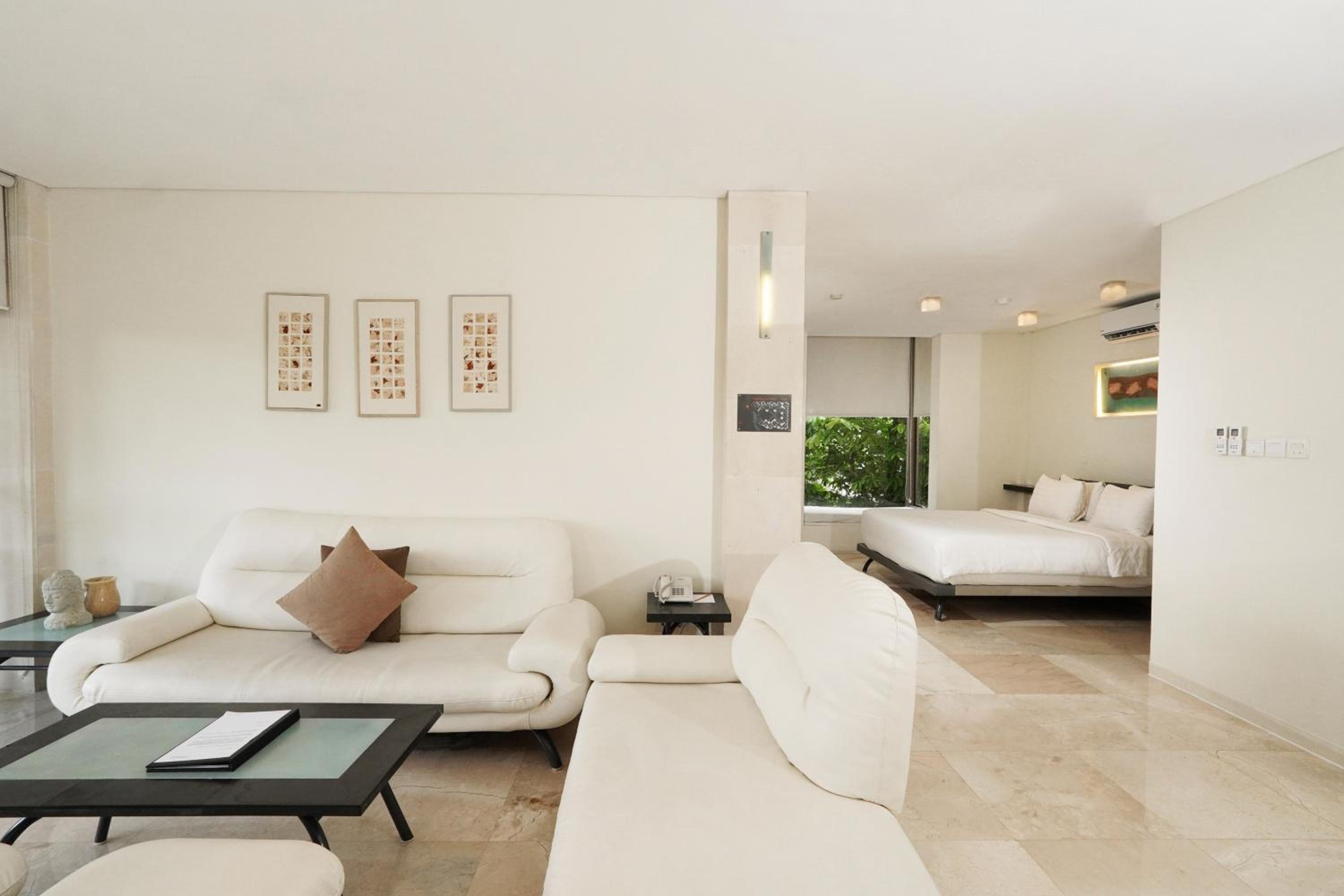 One-Bedroom Suite - Photo 7