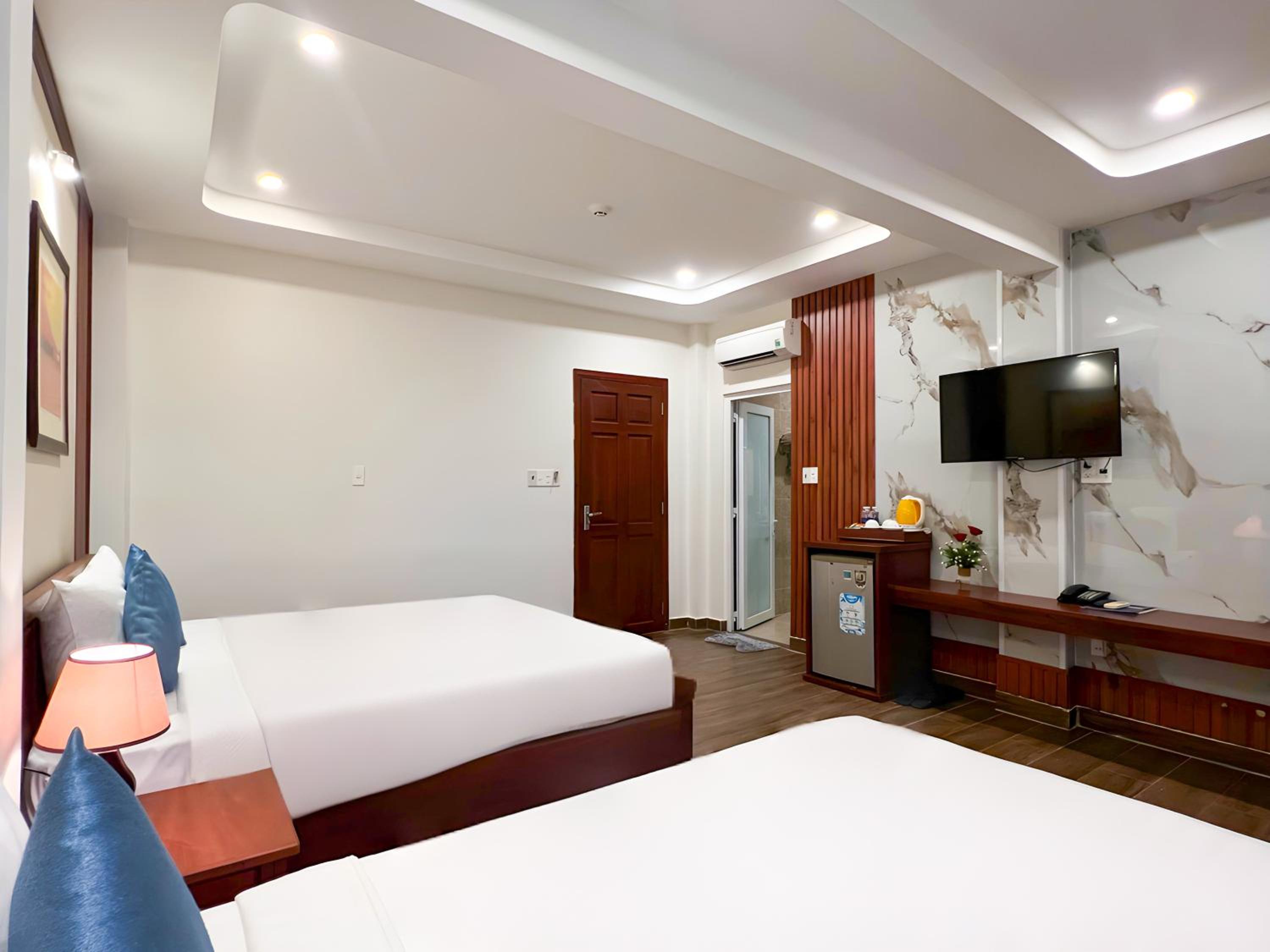 Superior Triple Room - Photo 9