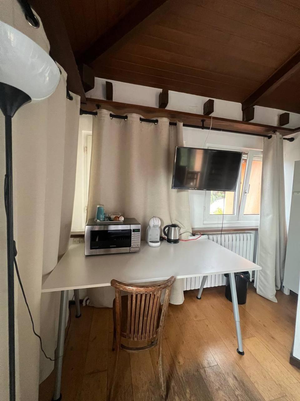 Large Double Room - Photo 12
